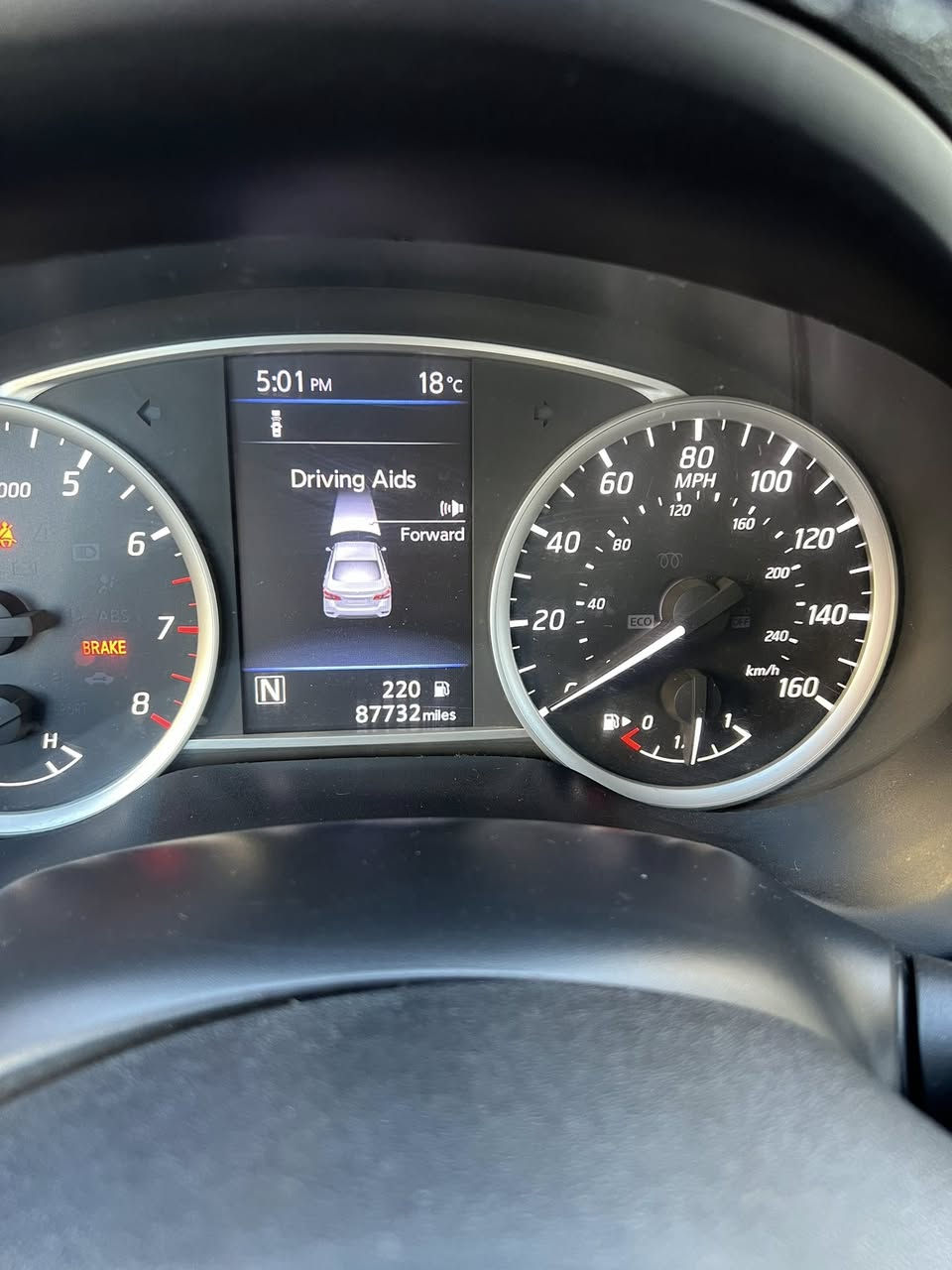 نيسان سنترا موديل 2019
فئة sv
ضرر جاملغين الخلفيات و صندوق مبدل بلادي نفس اللون
بالعراق بيها طغة جاملغ الإمامين يسار و اصبع بخشم البوند معجون و مصبوغ 
بيها شوية شخوط بابين اليمين همين بالعراق
السيارة بيها نظام قيادة ECO
ماشية 87 الف مايل قابل للزيادة
تبريد لمس 
شاشة كبيرة
بصمة تشغيل و ابواب و صندوق
سنوية بأسمي تسقط شهر 7 سنة 2026
بدون غرامات
السيارة كاملة مكملة ما بيها اي نقص و بدون مشاكل
ولا تحتاج اي مصرف
السعر 107 بيها مجال 
تحويل فقط بدون وكالة
السيارة كلها بلادية ما مبدل بيها اي شي

مكان السيارة موصل

للتواصل

0771 687 4898
