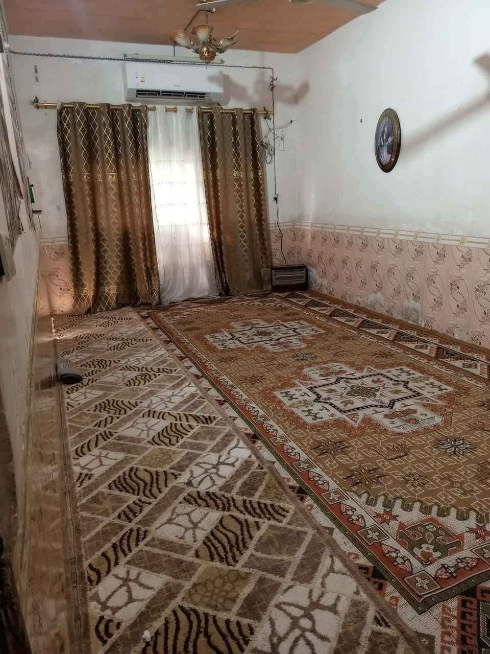 يا الله 

دار للبيع ( 200 )متر حي النداء قرب العلوه مال بيت حصموت 

متكون من 

طارمه ومطبخ واستقبال وصاله وثلاث غرف نوم اثنين جوه واحده فوك وصحيات ومنور 

السعر 100 وبي مجال للشراي

للتواصل والاستفسار اتصل او راسل خاص 
***********
***********

اخوكم ابو نور الدلال 

ادخل للحساب ناشر ابيوت اي بيت ايعجبك راسلني وتدلل 

اعرض عقارك عندنا ودع لنا التسويق 

عنوان المكتب سيد جميل شارع 20 مقابيل أسواق امير
