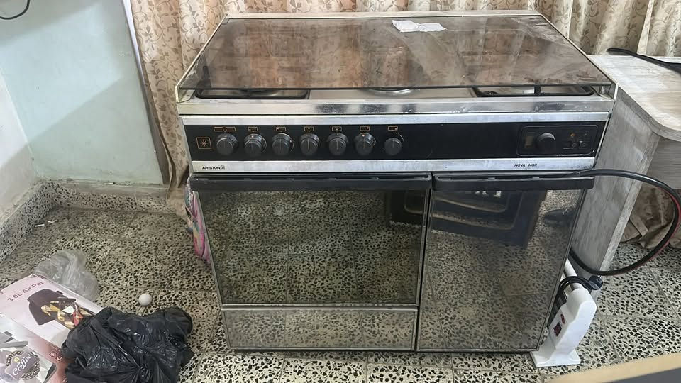 طباخ ايطالي للبيع 
السعر ب100 وبي مجال 
السيديه
***********
