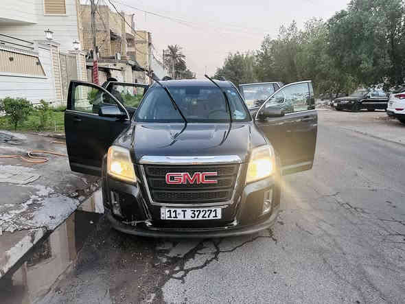 السلام عليكم جميعا
جمسي تيران وارد كندي كلين  2017 محرك 2400 ماشية 135000 كم قابل للزيادة
لون فيلي SLE
فتحة بالسقف كشنات هيتر نظامين فور ويل
قيادة بيها هواي مواصفات 
السعر 145 قابل للتفاوض 
للاستفسار ***********
