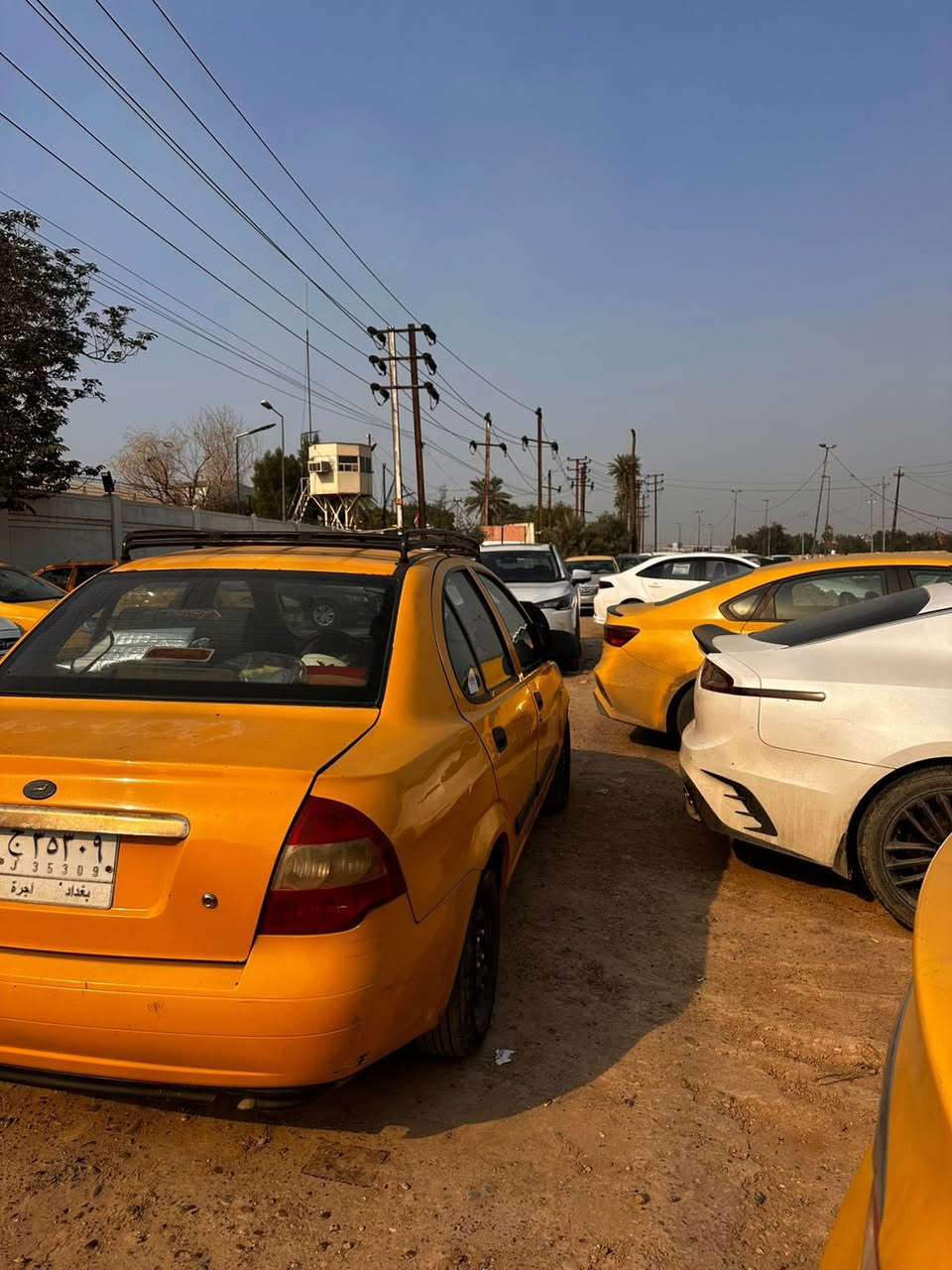 ‏سلام عليكم طيبة 2015 سيارة خير من الله تبريد شغال كهربائيات كلها شغالة تخون تاير جديد صرت تحويل ثاني يوم باسم خالي العنوان بغداد جسر دياله القديمة ***********
