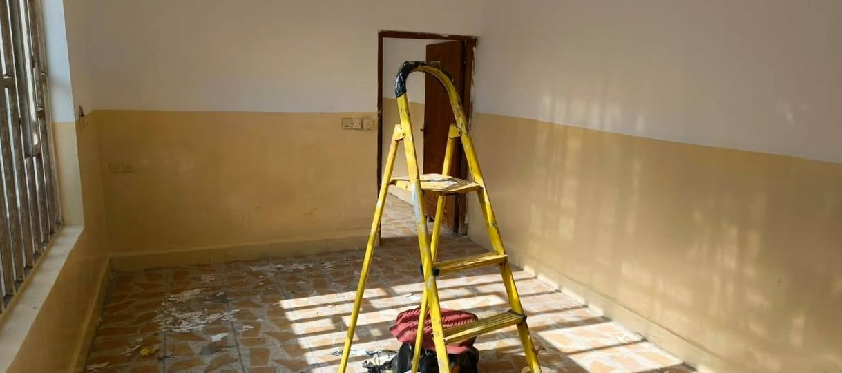 بيت #للايجار بيت 100 متر  طابقين منطقة #الثعالبة #بغداد بعد  سيطرة الشعب القديمة  البيت ب 10 الاف طابو صرف مبلط مدارس خدمات  (5 دقايق عن الشارع العام  الرئيسي)))
يتكون البيت من 2 غرف نوم وغرفة استقبال وهوال ومطبخ وصحيات طابق اول وثاني 
شوف الصور للبيت وبعدهة خابرني وتدلل. 
يفضل لعائلة الصغيرة.  ..  
السعر خاص وللجاد فقط.  
*********** بي واتساب
