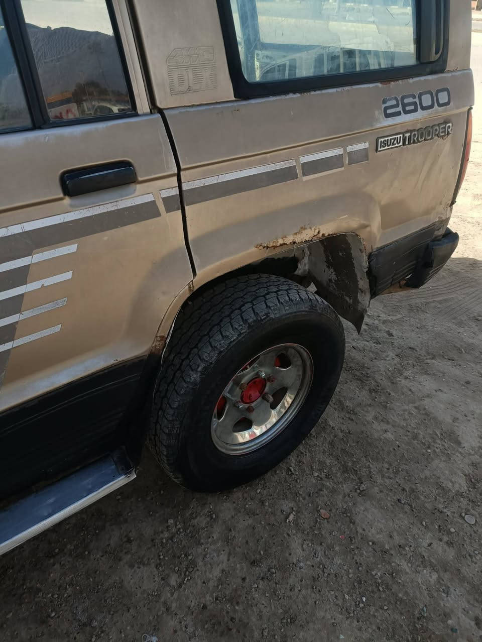 سلام عليكم ازوزه للبيع
سياره خير من الله جاهزه مكينه وكير جدد 
خياس مابيه حداديه جديده تخم تاير جديد
لاستفسار
 ***********
