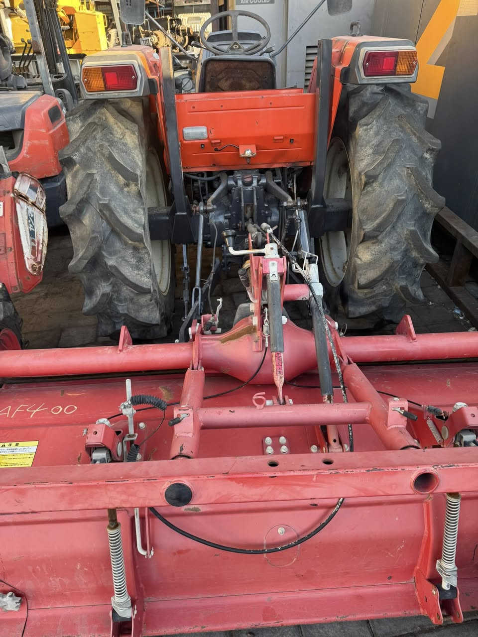 الهم صلي على محمد وعلى آل محمد  
خير الناس من نفع الناس  
كابوته حجم 40 
4سلندر جديده ياباني 
فورويل 
مع رفاس 
تخم تاير جديد 
 السعر 85 ورقه 
مكانه النجف الاشرف شارع المطار 
الاستفسار ***********
