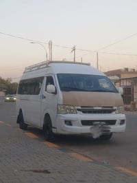 جنبي عاليه 2012 جاهزه مكينه كير حداديه فقط طخات داير بلحزام سيارة حلوه...
