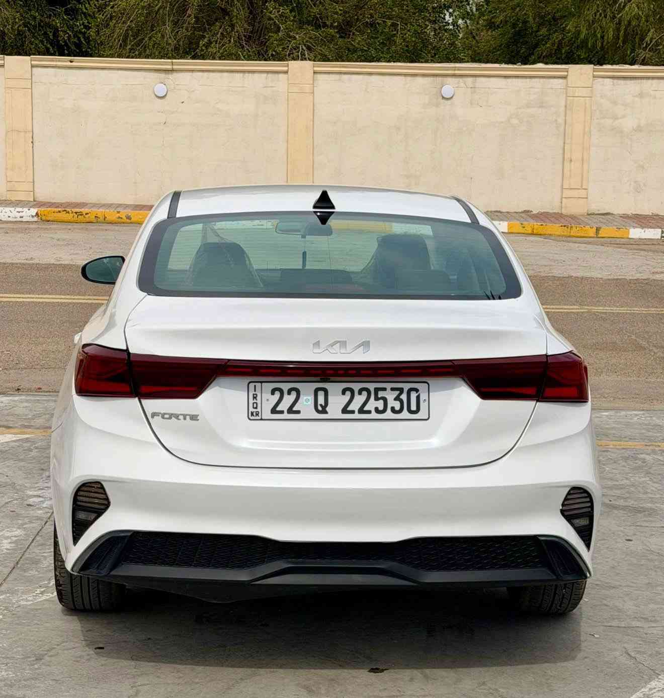 للبيع فقط بدون مراوس
كيا فورتي  موديل 2023
ماشيه 50mمشي امريكا. سيارة. جديدة. اي نقص مابيها
دخول جديد وترقيم اربيل جديد وهزه جديده تحويل لو وكاله مضمون
• المحرك: 2000 دوش
• شاشه تدعم الكاربلي + كاميرا خلفية
• رادار أمامي
• 3 أنظمة قيادة
• تحكمات ستيرن+ نظام تحديد المسار
• السيارة نظيفة جداً وجديدة بمعنى الكلمة بدون اي نقص

حادث جاملغ خلفي صبغ. وشوية. بارد بل بنيد ايرباك راجعات سستم بدوون. دواخل وبدون اي نقص 

العنوان / بغداد العطيفية
السعر ١٥٣ وبيهة مجال بسيط
للأستفسار 📞  ***********

