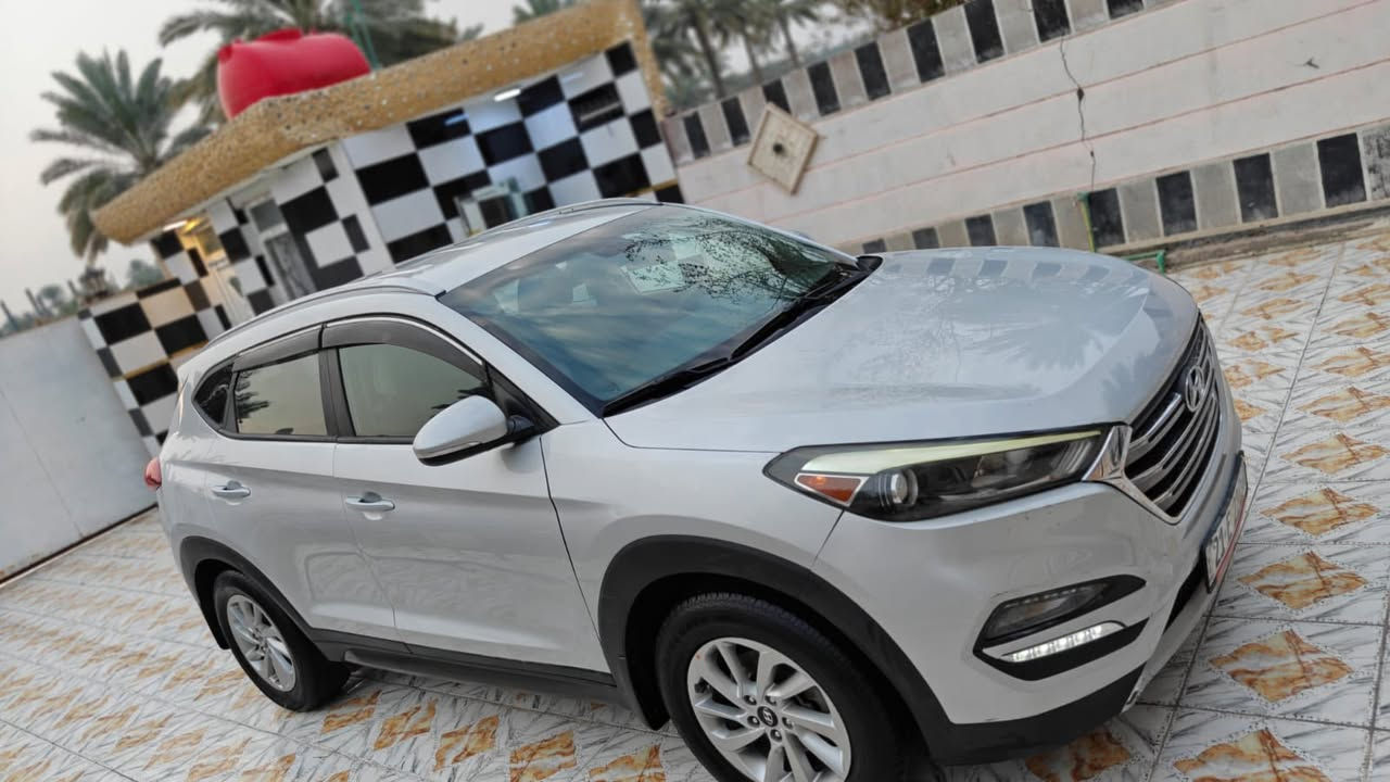 سلام عليكم توسان واردامريكي كلين بدون حادث بس دعاميه وصورالحادث بل منشور لون سلفر مواصفات نص فول رقم جديد سليمانيه سنويه جديده وكاله تحويل حاضر موديل 2016 السعر152معه مجال قليل وسونرعندي كلشي مكفول حته مكينه مامفتوحه مكان كربلاء رقمي ***********واني  خادم
