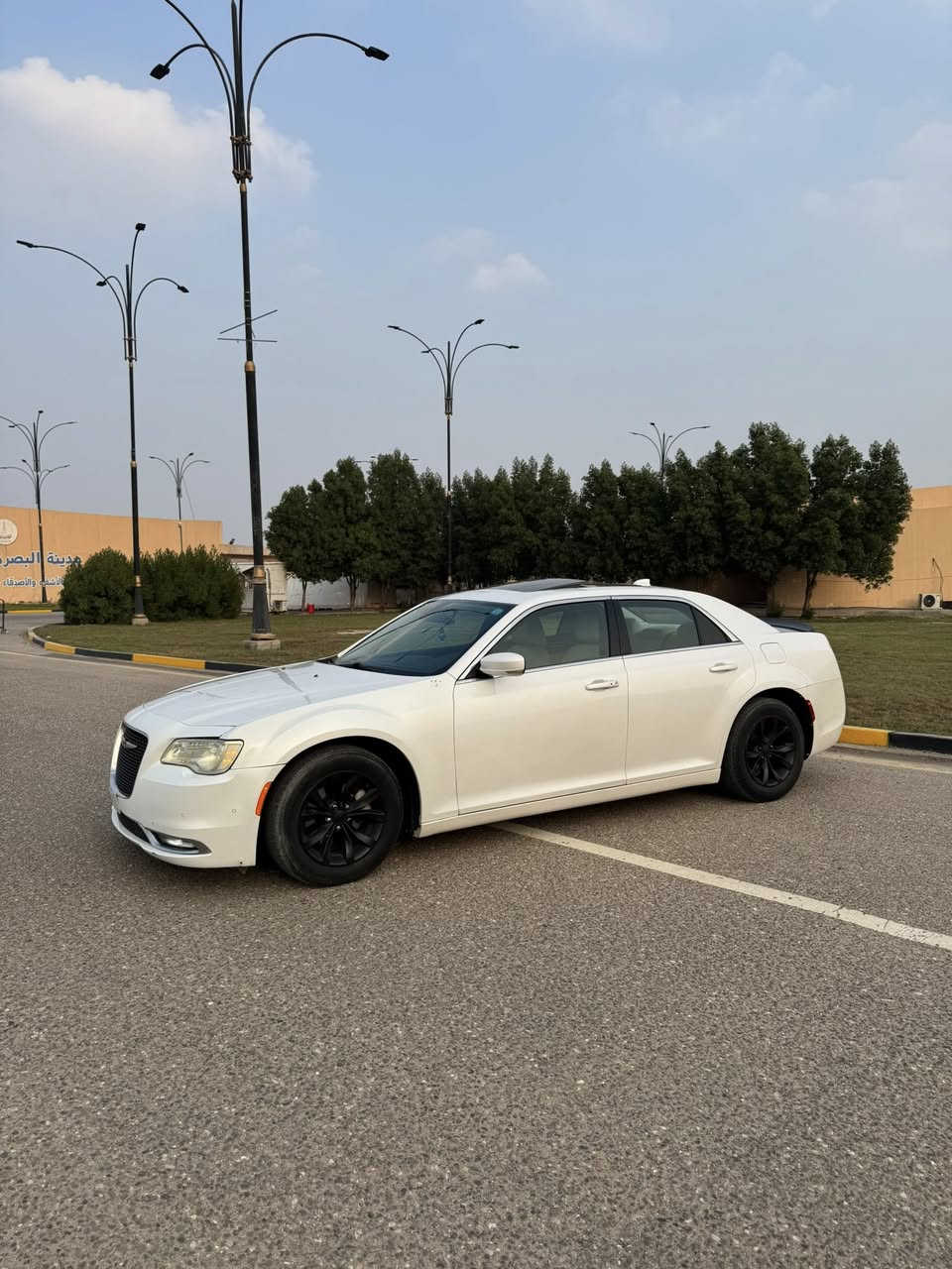 السلام عليكم
اوباما كرايسلر 300 موديل 2016، إصدار الذكرى السنوية دخول جديد كتاب ضباط رقم بغداد تحويل ثاني يوم السياره حيل جديده وأحلى من الصور السياره بيها اربع قطع صبغ من امريكا  بجم كبس كير محرك على وضع الشركة برغي ممفتوح بيهم 

المواصفات 
 بصمه 
بانوراما  
شفتات ستيرن 
تشغيل عن بعد 
تدفئةوتبريد كشنات
كشن خلفي تدفئه
تحكمات أستيرن 
مري هيتر 
تبريد قطعتين 
دمام صوت
وباقي مواصفات  المعروفه رقم بغداد تحويل ثاني يوم. 
السعر 195
مكان السياره / البصره  
للاتصال ***********
