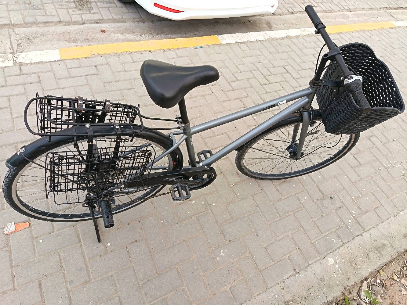 سلام علیکم بيسكل 700 مال ترحال بيسكل نضيف كير 6 سرع بي دينمو سلات خلفيه بريكات

شغاله كير شغال البيسكل كلش نضيف اي عطل مابي اريد ابيعه معوز فلوس الحجم 27 السعر 90 وبي مجال بيع او مراوس عنواني بغداد سريع حي العامل الملحانيه