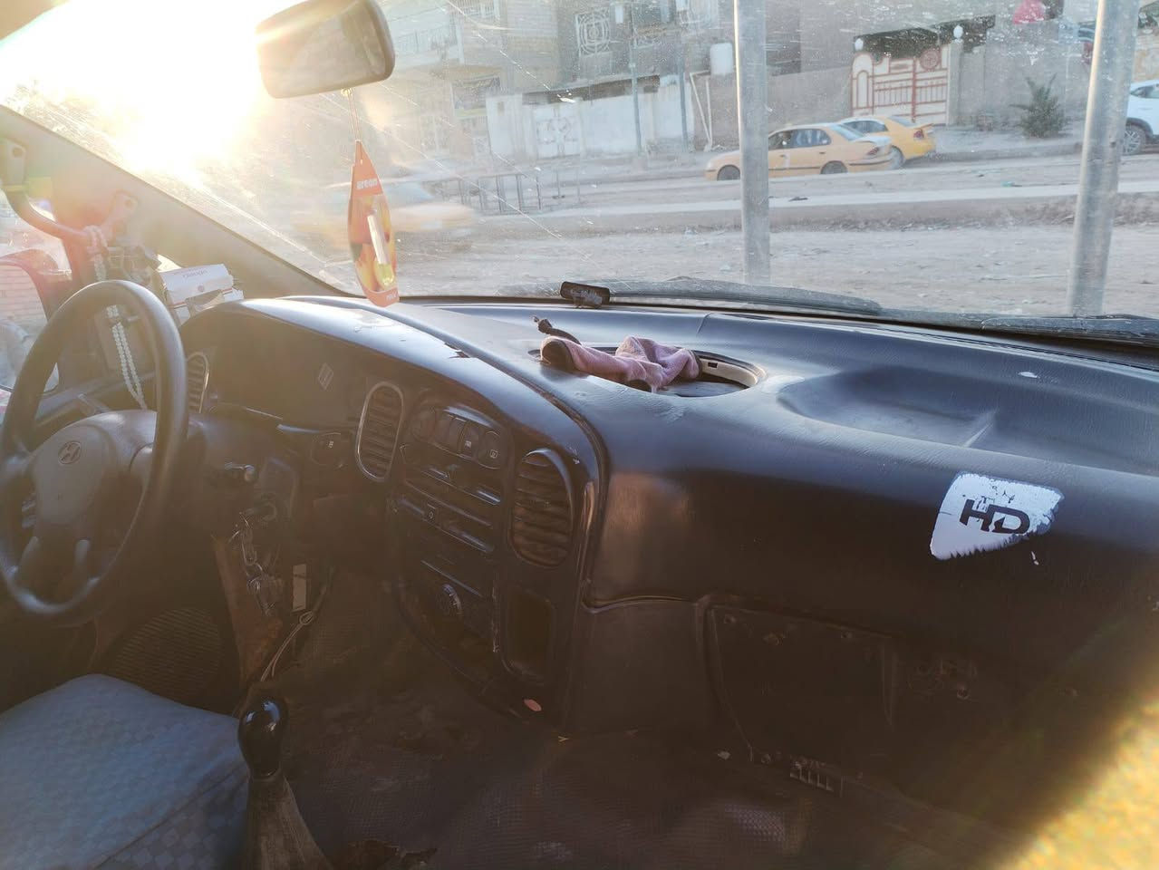 ستاركس رقم واسط اجره مكانها بغداد شرط التحويل سعر 40وبيها مجال خيط بخار بدون تنقيص شواصي اماميه نظيفه الورى واحد معمر الاتصال على الرقم ***********مو شراي لاتخابر ولاتكسر حلال مسلم
