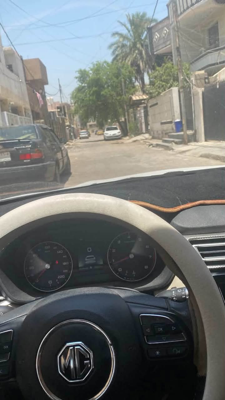 للبيع MG5 موديل 2023 بعدها بضمان الشركة 
ماشية 88 الف مكاني بغداد 
السعر 100 وبيها مجال بسيط ***********
