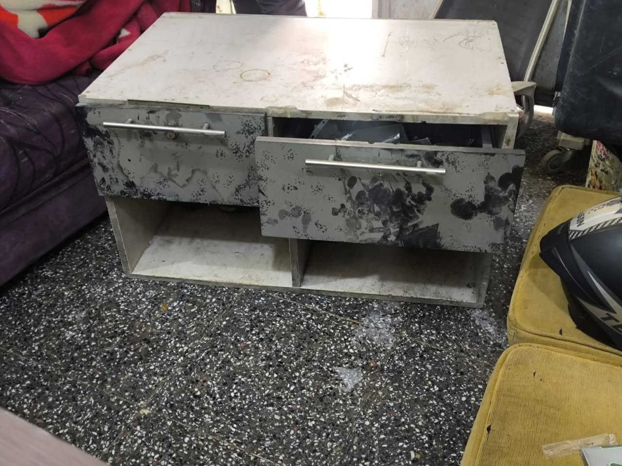 غراض للبيع قيم بليرضي بي الله
عنواني القاهره
***********
