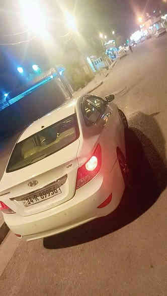 تحية للاخوة 
اكسنت 2015 خليجي فول الفول للاخير سياره جديده ما عايزها شي نضيفه مكينه 1600 تبريد شغال وما بيها نقص مال جناي بيها دحجات خفيفه وبيها ضربه بالصندوك  حداديه وكهربايات جدد مابيها كل نقص شراي يتصل وبالخدمة 
*********** سيد كرار
