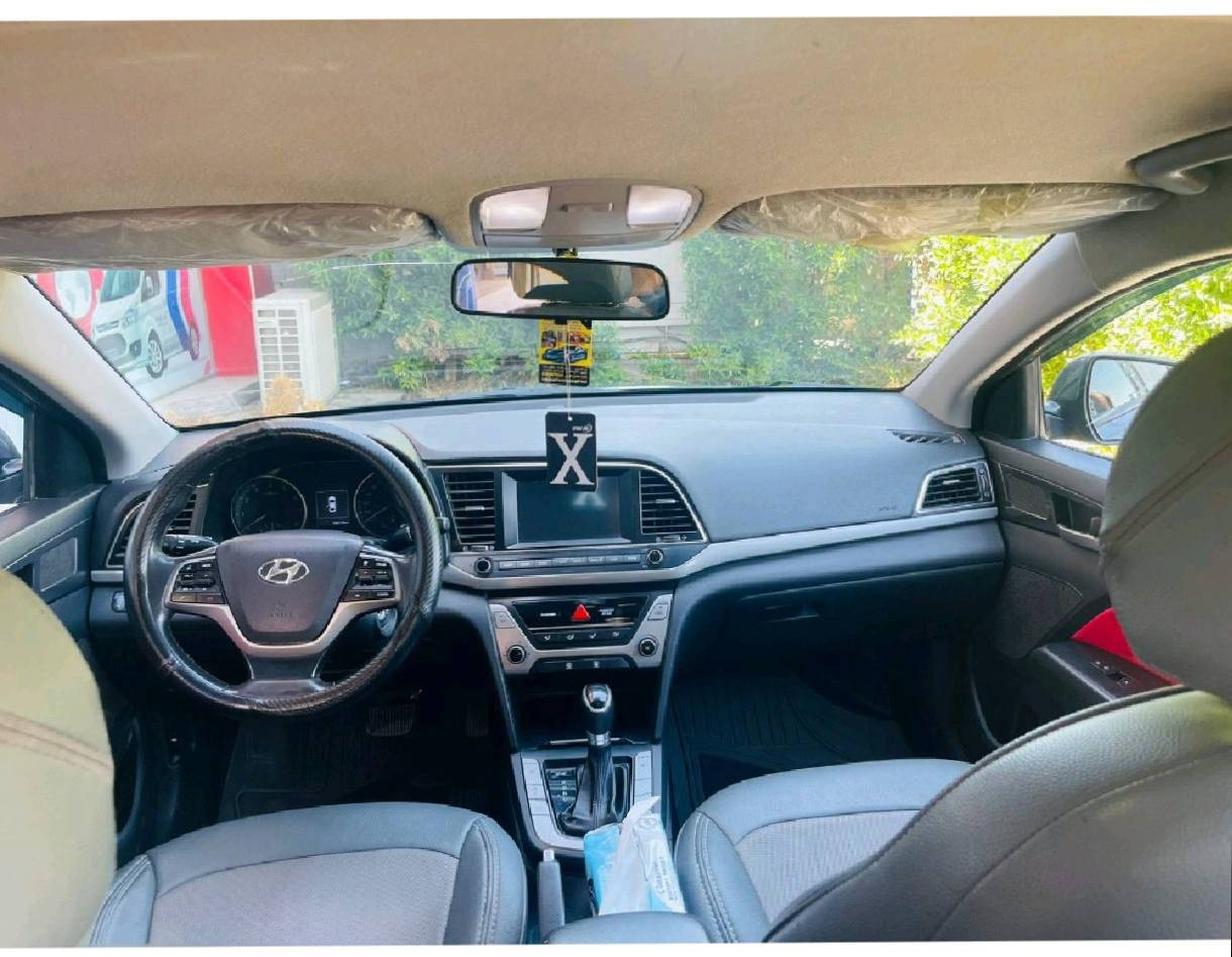 السلام عليكم
هيونداي النترا موديل 18 كندي 
محرك 2000 
رقم بغداد 
سنويه جديده 
سياره خير من الله 
مراوس او بيع حسب القناقه 
السعر 130 
***********
واتساب فقط
