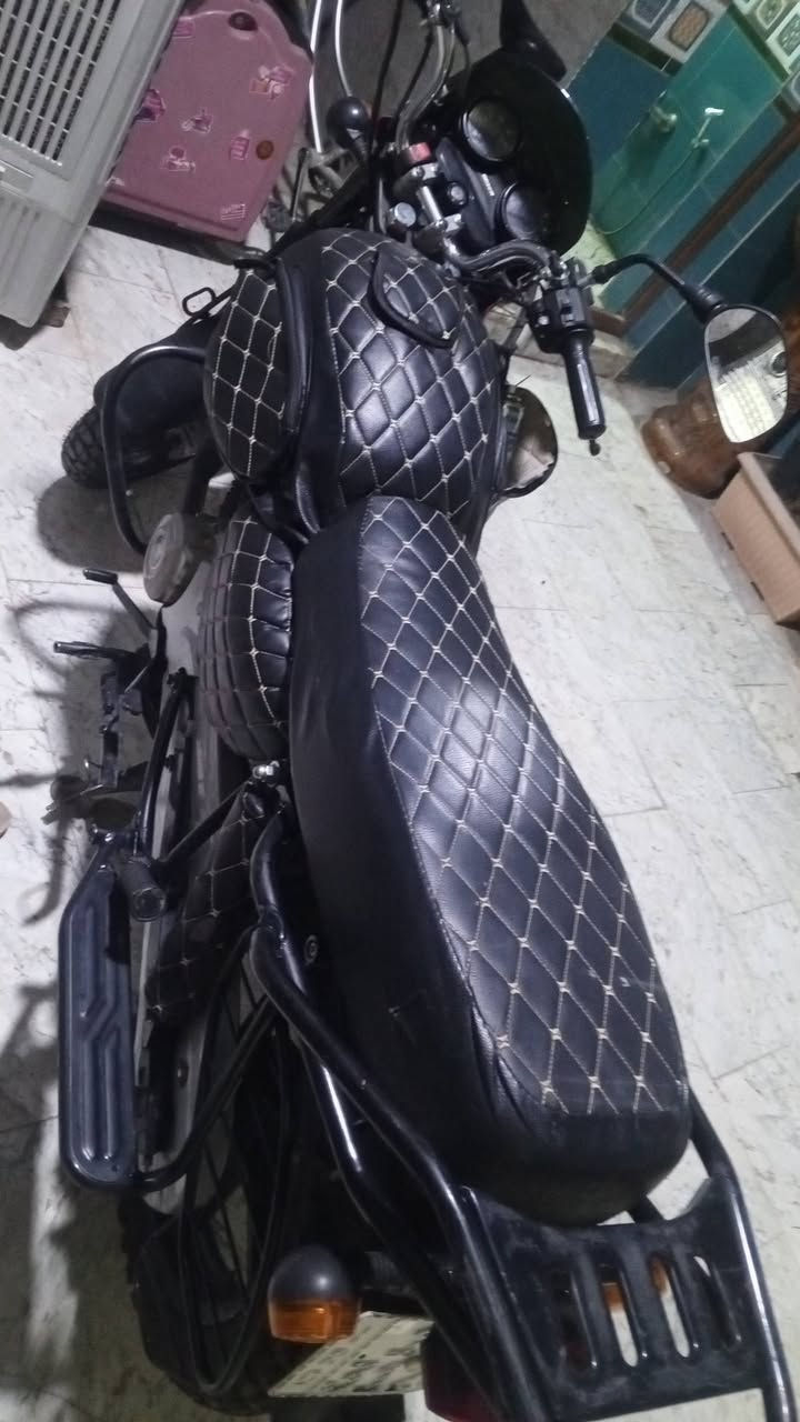 سلام عليكم بوكسر 22 مسجله بل سنويه 21 ماكلك كفاله بس داجه خير من الله مابيه شي تجي شوف بعينك بسمي رقم بغداد تحويل ثاني يوم مكاني بغداد حي سفير شارع 20 رقمي *********** سعر مليونين وبيه مجال
