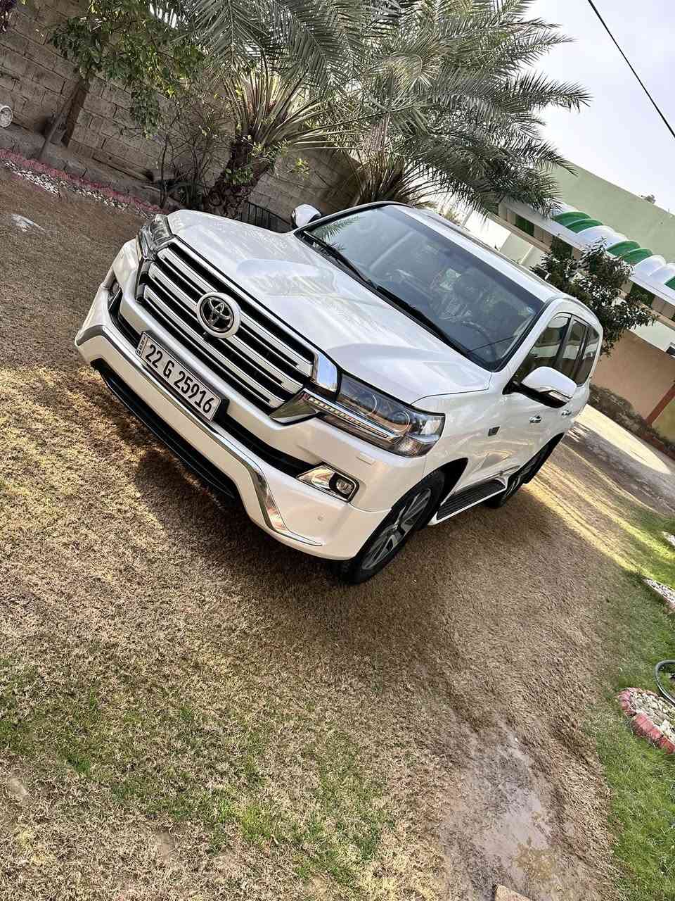 لاندكروز موديل 17  وأيد اديشن مكفوله بدون تبديل بدون حادث سونارات 2 مع المنشور وين يعجبك افحص سياره بلاديه وضع الشركه شرط ماشيه 126 مكينه 8سلندر 
4600 السعر 495 مكان السيارة ديالى المقدادية ***********
