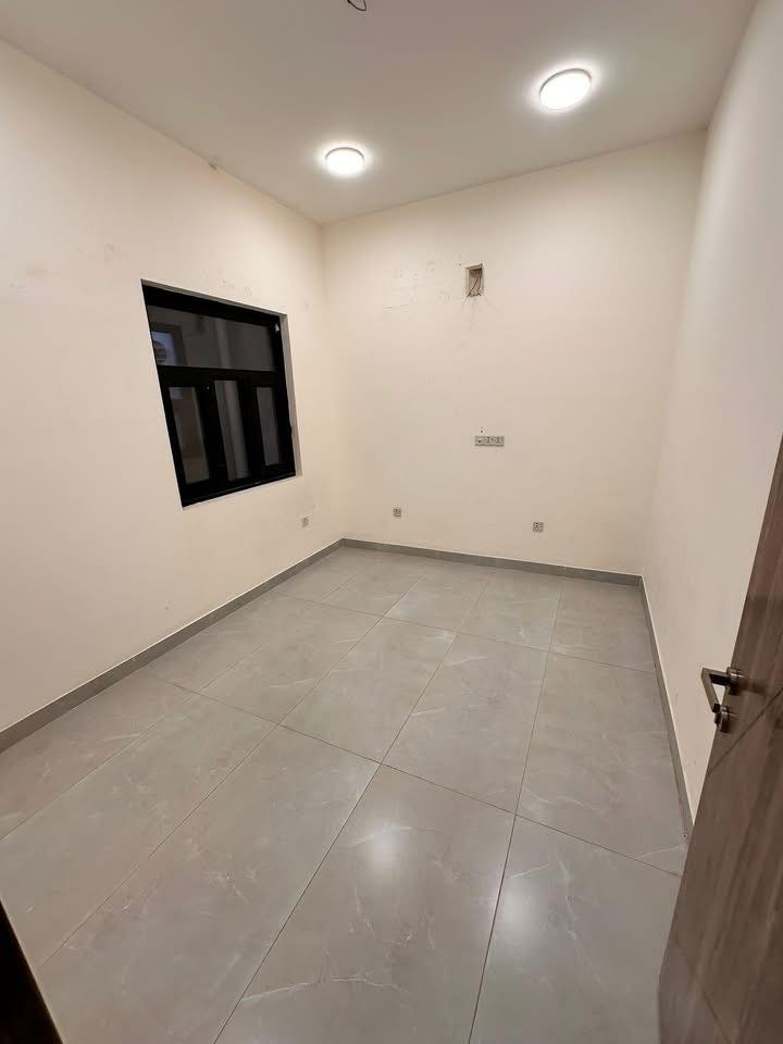 شقه للايجار في منطقة حي العربي
التفاصيل :

- ط اول 

( غرفتين نوم - صاله - مطبخ - حمام )

900 الف

عائله او موضفات محترمات

للاستفسار 
***********
