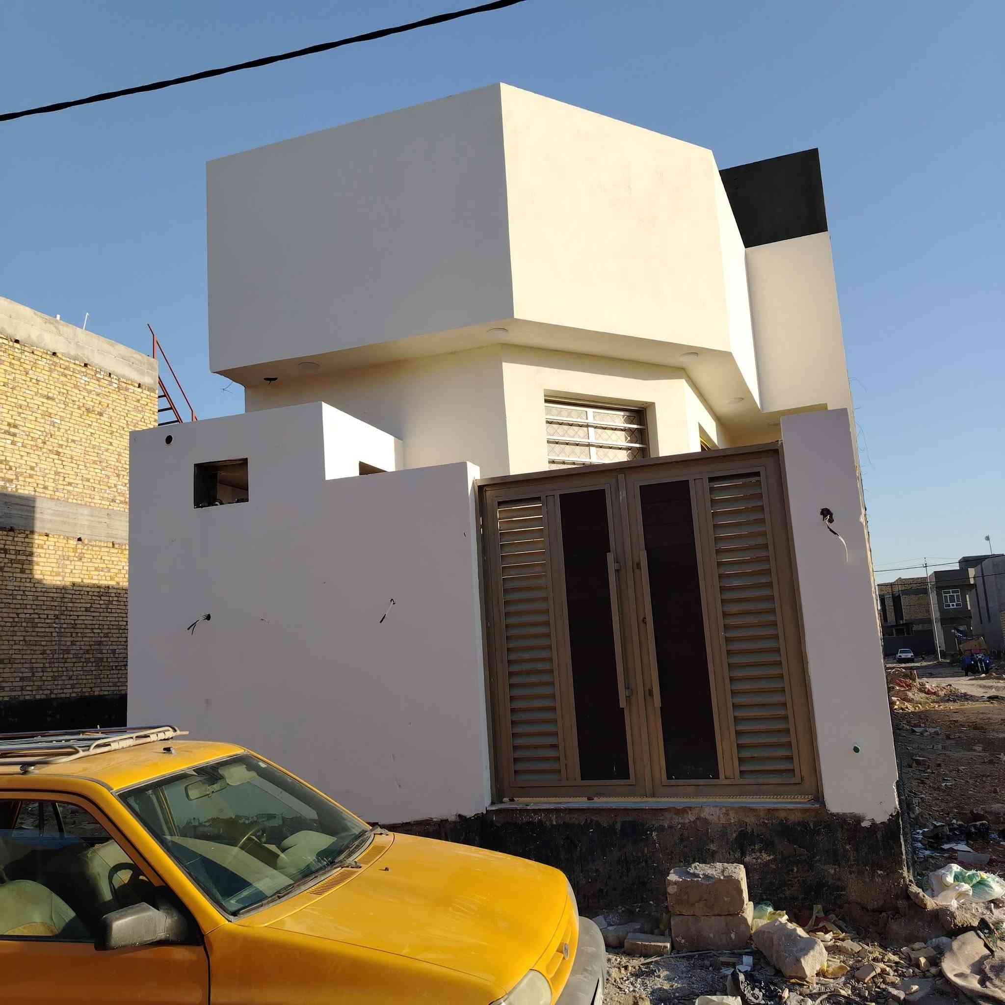 بيت للبيع مساحه 100م واجهه البناء مسلح حديث 2026نوم1صاله براني صحيات مطبخ حي الجنوب نظيف جدا كامل مكتب فاضل الكرعاوي ***********
