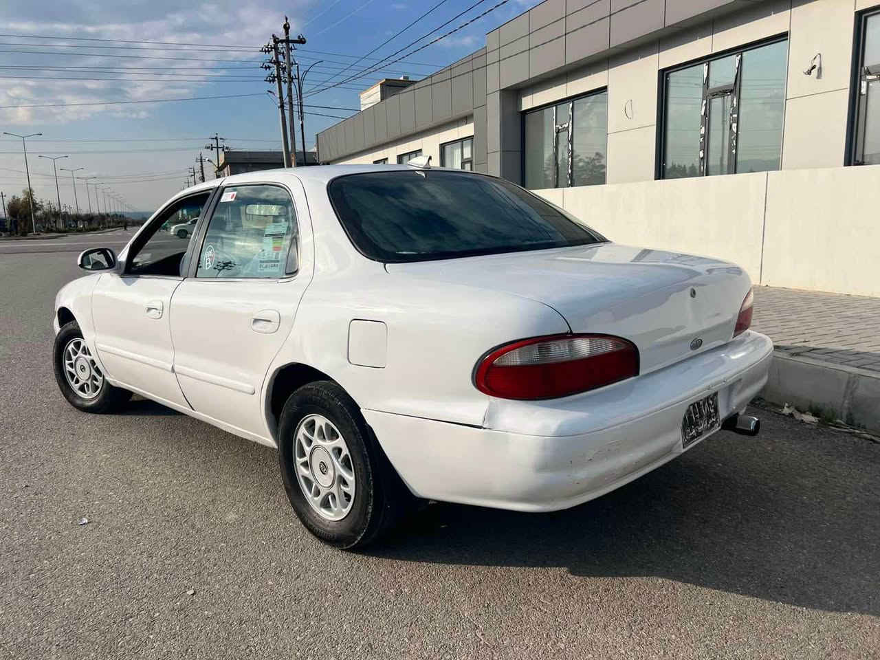 کیا کریدۆس 1996 ئاڕمی پلاستیکی سلێمانی 
ئاڕمەکەی بەناوی خۆمەوەیە
 پێشو دوای کەپسە حیزامبۆیاخ سەقفوشانی بۆیاخی نیە .. دەژبولو بەرگە درگای لۆکە ناوی لۆک دەری لۆکە  چوارتایەو ویلی تازەی شەریکەی لەسەرە تەبریدی ساردوو گەرم لەسەر سویچ  .  کارەبای گشتی ئیشەکات بەشەرتی گێرو مەکینە  دووکەڵوو بوخاری نیە بەشەرت سەیارەکە زۆر تنو تۆڵەو مەزوتە . ژم ***********.. 
*********** السليمانية, العراق
