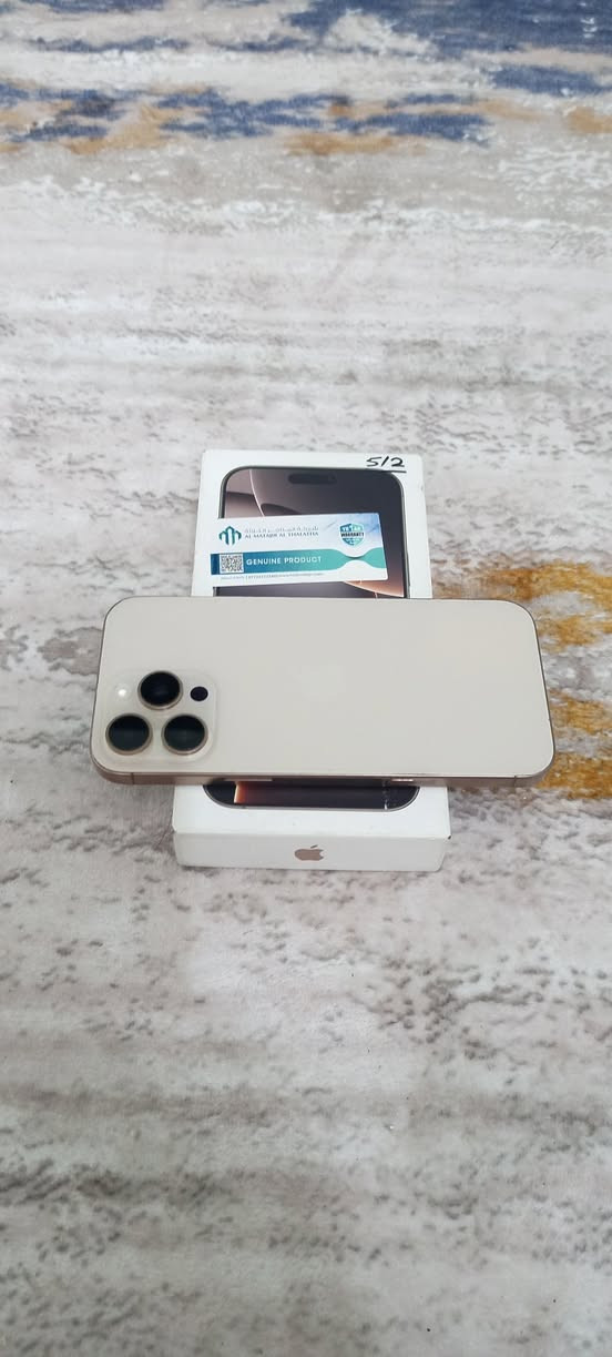 للبيع يفون 16برو ماكس ***********
