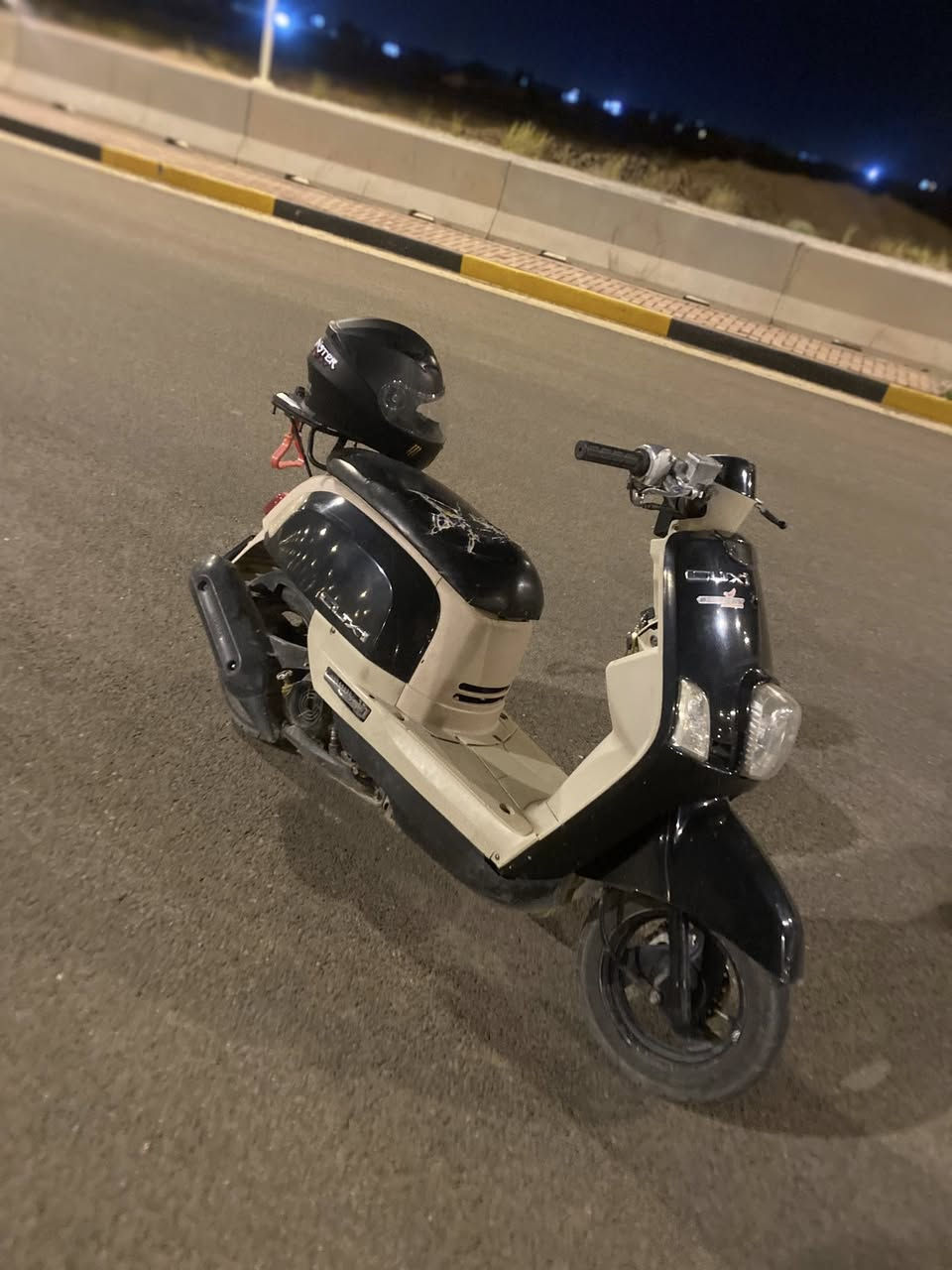 السلام عليكم
للبيع دراجه ماكس بوليس نوزل   
الدراجه مجففه جديد 
نوزل  و فيتبم جديد 
باتري جديد 
تايرات أمام خلفي جدد 
كفر مختم 
صالنه كاتم ام الحساس 
منضومة زنون 
دبل إشاره 
كاسحه  
قطره رياضي 
كلج إمام رياضي كلج خلفي رياضي قايش جديد 
سلف رياضي 
عقل رياضي مفتوح 
نكره سلف بكل الأوقات     
السعر 675 و بيه مجال 
مكاني سامراء ***********
