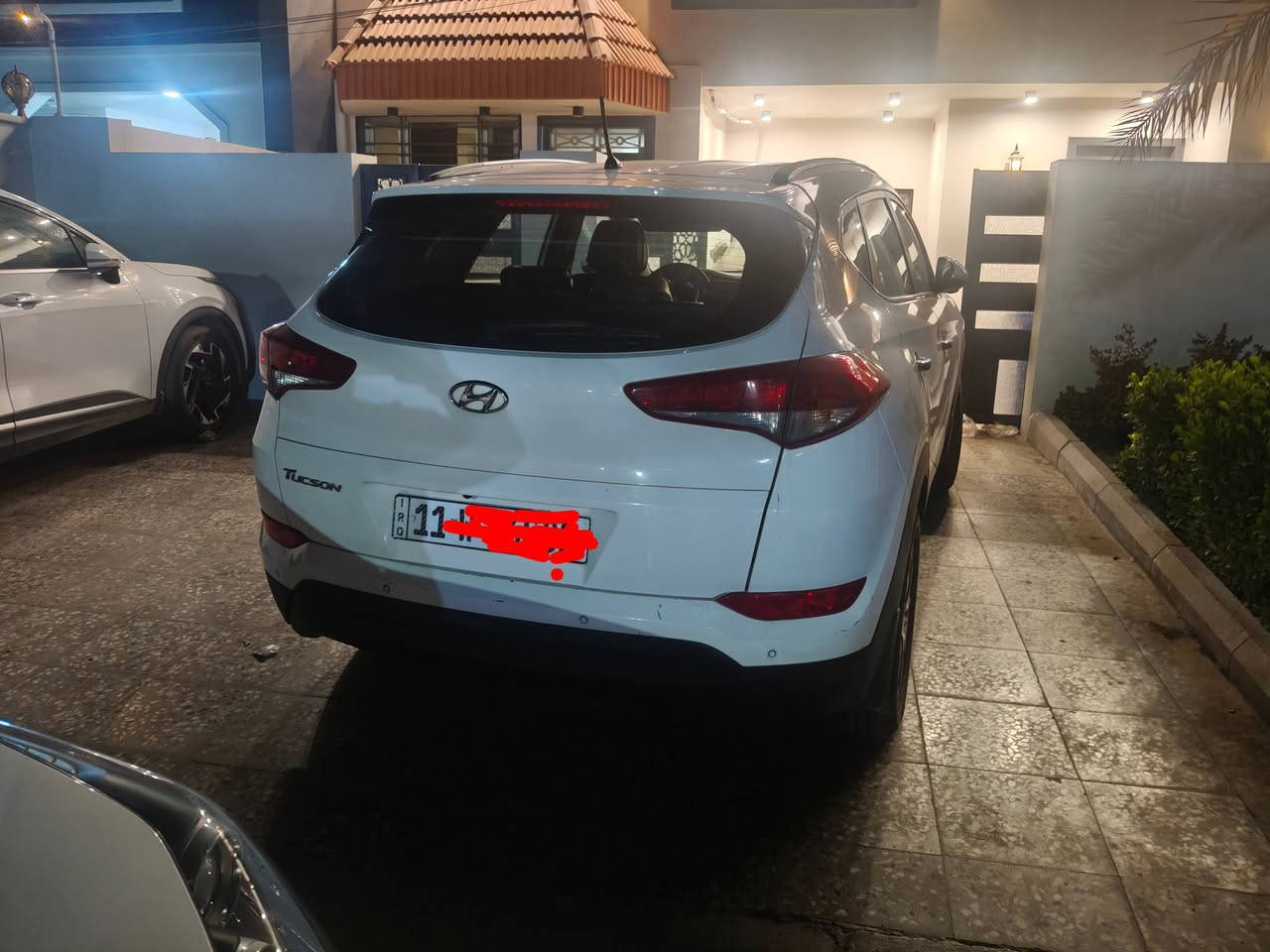 السلام عليكم توسان 2016  خليجي لون ابيض رقم بغداد بأسمي ماشية 132 الف بيهة البنيد تبديل سيارة جاهزة من كل النواحي السعر 162ورقة
***********
