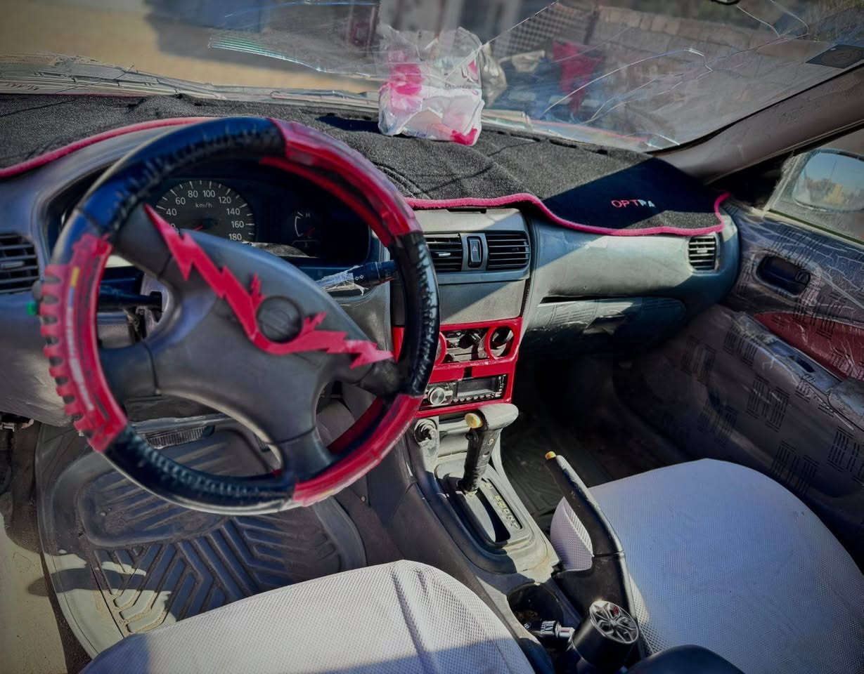 نيسان سني الياباني موديل 2000
رقم قادسيه الماني مشروع وطني 
سنويتها لل2028
حداديه جديده 
تبريد شغال
كير ومحرك مكفول 
السعر 33 هاتف *********** بغداد, العراق
