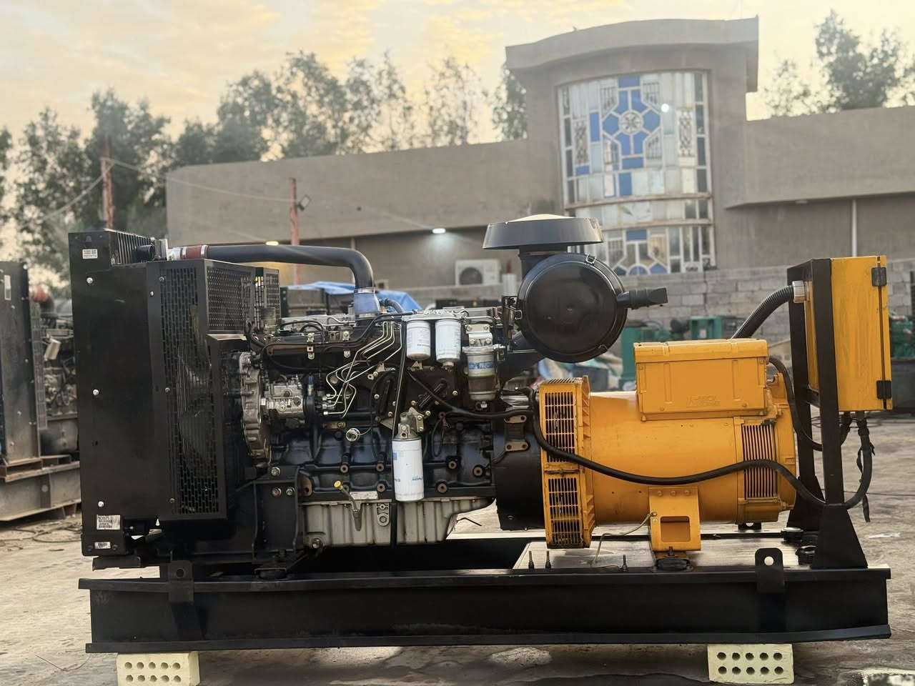 السلام عليكم مولد بيركز نكلزي  اصلي 160kكيفي مديل حديث حجم 105  )6سلندر جديده لوك مشتغلا ساعات مكاني بغداد رقمي***********
