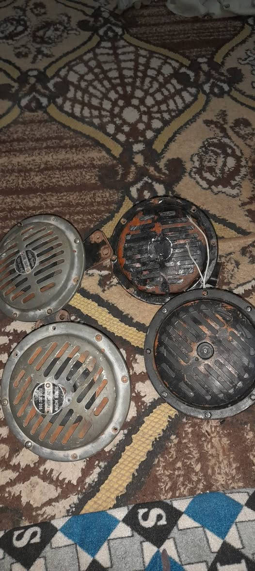 للبيع هورنات ابيعهن حديد الاسود الطاط شغال او هذني بيهن تك شغال والباقي عايز تصليح كله صيني سعرهن 15الف اكرر ابيعهن حديد


**إذا كنت صاحب هذا الإعلان وتريد حذفه لأي سبب، رجاءا أرسل رسالة إلى الدعم الفني**