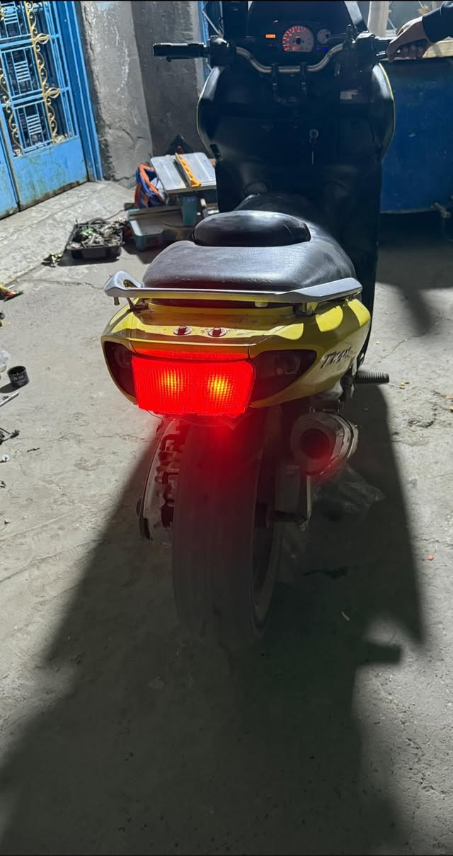 سلام عليكم دراجة تي ماكس مديل 2007 التزويد ستيرن BOSH رياضي + صلنصة اكس بوفج رياضي + كلچات  speed evo رياضي امامي + خلفي + الدراجة شبه مبگنة ( يعني ابيعلك المكينة مبگنة ) المكان / دورة / السعر 11ورقة وبيها مجال بسيط 
الرقم : ***********
