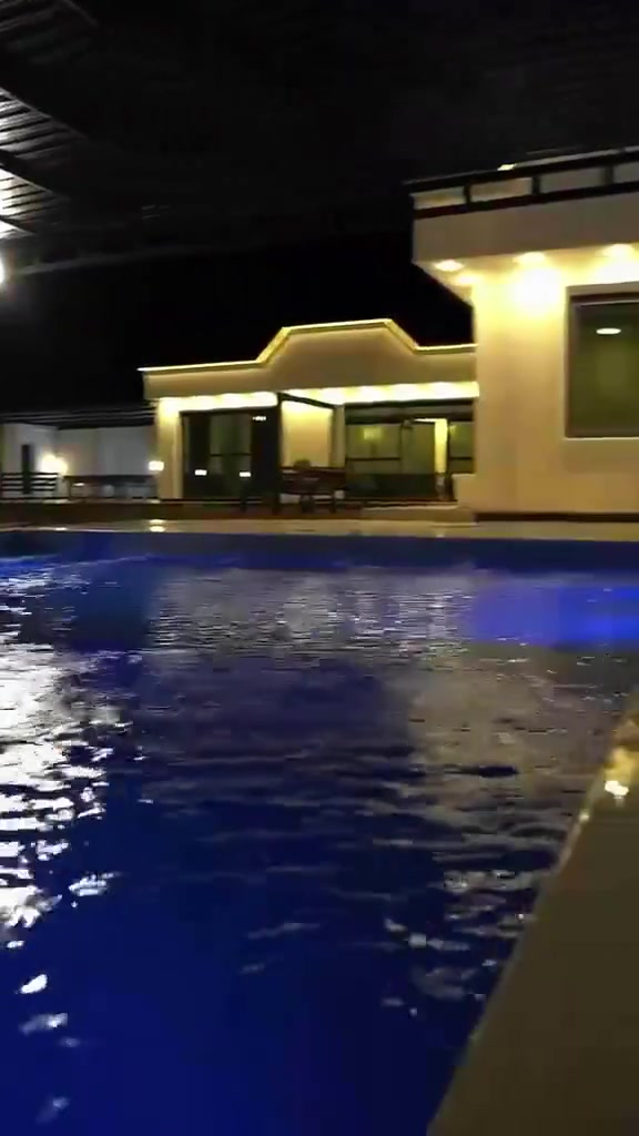 🌴 مزرعة واحة الغزال 🌴
راحة، خصوصية وأجواء عائلية مميزة ✨

🔹 نظام شفتات صباحي ومسائي
🏊‍♂️ مسبح كبير + مسبح أطفال
🌳 حديقة واسعة وجلسات مريحة
🎠 ألعاب أطفال
🎮 ألعاب كبار (فيشة + بليارد)
🛋️ صالة كبيرة
🛏️ غرفتي نوم
🚿 ٣ حمامات
🔥 مكان باربكيو وجلسة خاصة قرب الشوي
🚗 كراج داخلي يستقبل ٣ سيارات
🚘 كراج خارجي يستقبل ٥ سيارات

📍الدورة / هور رجب / قرب السريع الجديد
☎️ ***********
بيج المزرعة https://www.facebook.com/share/18Yx2V2d4L/
