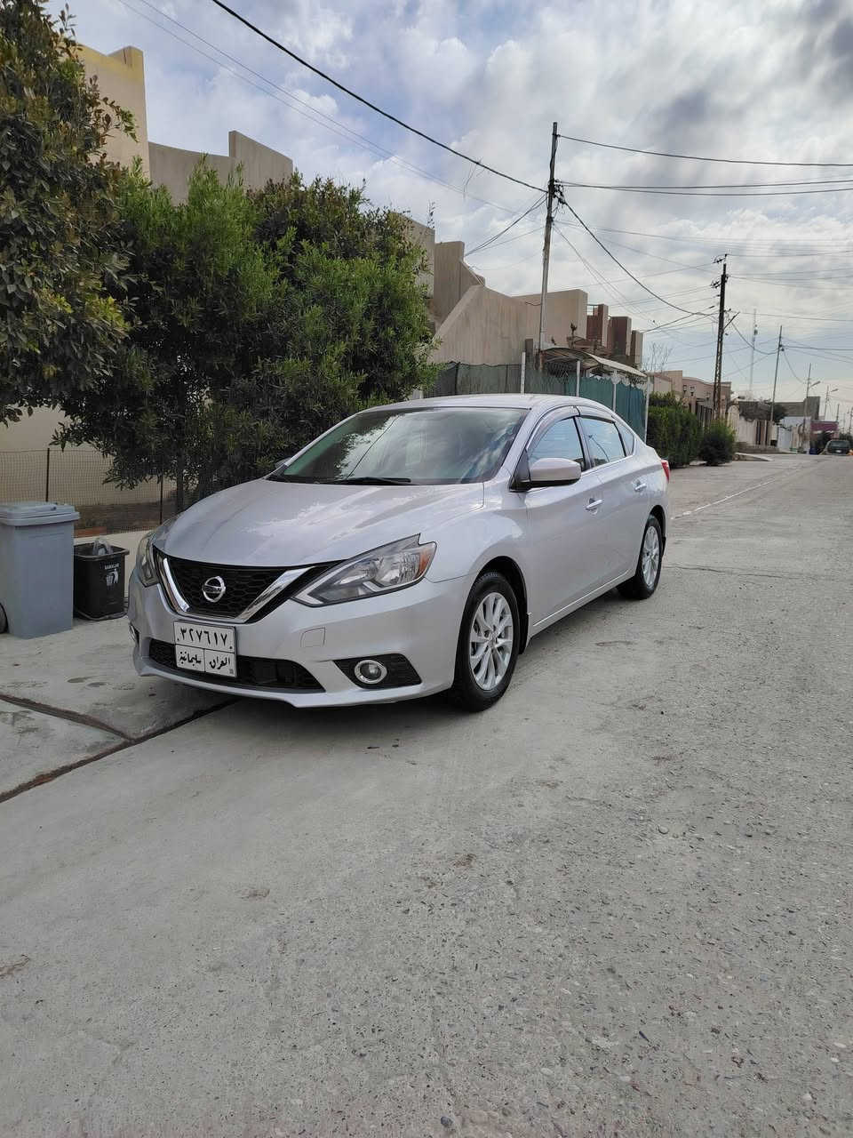 نیسان سێنترا 2019 SV
کلین
پێش و پشتی کەپسە 
تەنھا دەعامی بێشەوە بویاغە سەیارەکی زۆر پاک و بێ کێشەیە   ڕاداری پێشەوە و ئاوێنەکانی شاشە گەورە و تەبرید لەمس دەشبول و دەرگاکان فۆڕمیکای کاربۆنی  کوشن بیلادی ڕەش  
مەکینە18 
چوار تایەی تازەو پاتری تازەی لەسەرە 
ڕونی گێر تازە گۆڕدراوە 
خۆم هیناومەو بە ناو خومەوەیە

سعر  پەیوەندی بکە ***********
