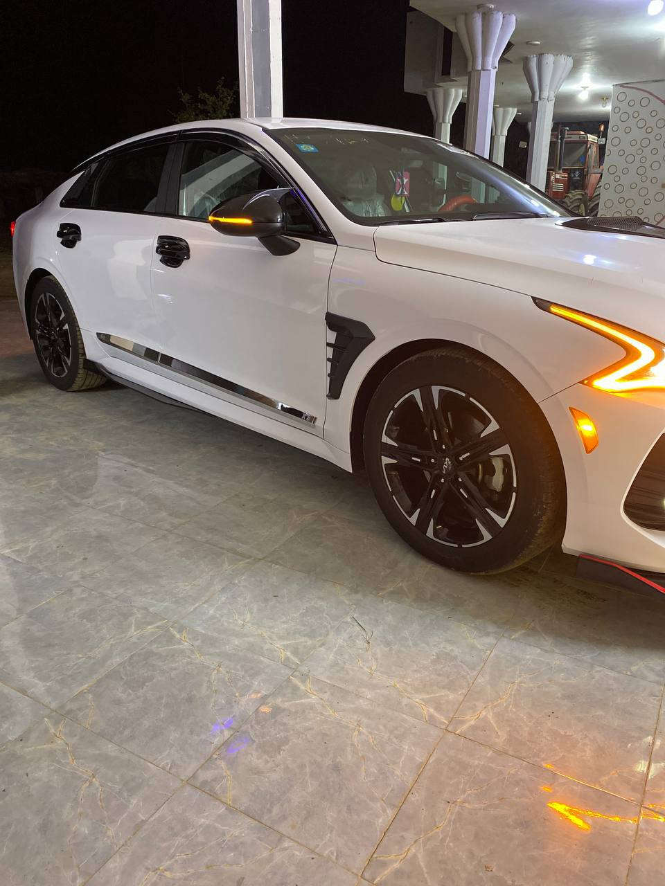 يا الله
K5 (GT Line)
الموديل :2024
نوع المحرك :1.6 تيربو 

اللون :ابيض 
وارد : اميركا 

مواصفات :فول 1/1
1_بصمة +تشغيل عن بعد 
2_حساس جنطه اوتو 
3_بانوراما فول قمارة 
4_لايت زنون عدسات 
5 _لد نهاري امامي + لد خلفي 
6_كشافات 
7_رادار امامي + كامره رادار امامي 
8_رادار خلفي وجانبي + نقطه عمياء فول حساس 
9_داخل اسود   مميز +كشنات جلد
10 _فول تحكم ستيرن +قياده ذاتيه ذكية 
11_كامره خلفية 
12_شاشه حجم كبير 
13_تدفئة كشنات 
14_سايد بريك بصمة 
15_شحن واير ليس 
16_مود درايف 
17 رقم معوقين واسط بسمي
19 السياره كلين فقط دعاميه خلفيه وشبر بارد بل جنطه 

عنوان : واسط الصويره 

الاستفسار ***********
