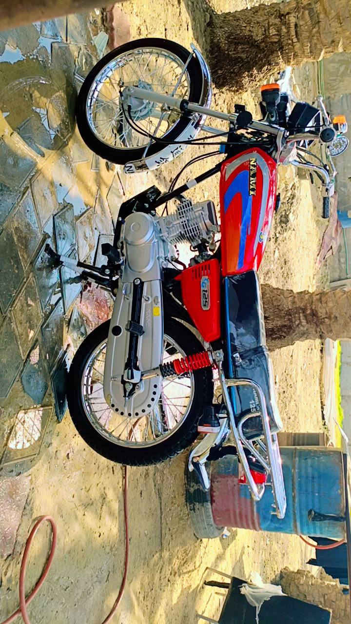 السلام عليكم دراجه للبيع شلامشه اوراق اصول واحد و 100 وبيها مجال***********
