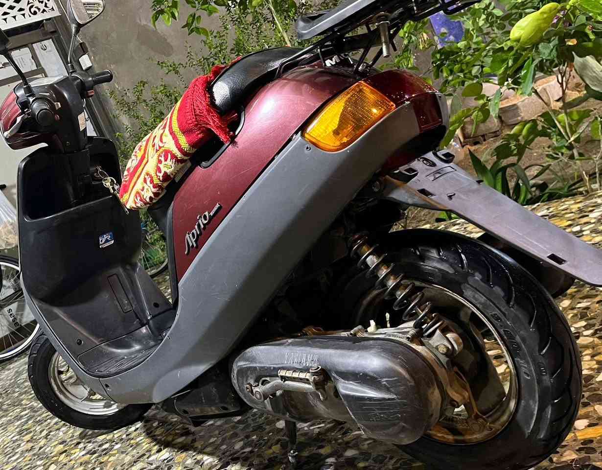 السلام عليكم دراجه بطه موديل 97 للبيع دراجه حلوه ومرتبه مكينه وشاصي مكفولات وكفرات بلاديه كهربائيات شغاله مكانه كربلاء البوبيات  السعر 400 وبيه مجال رقم الهاتف ***********
