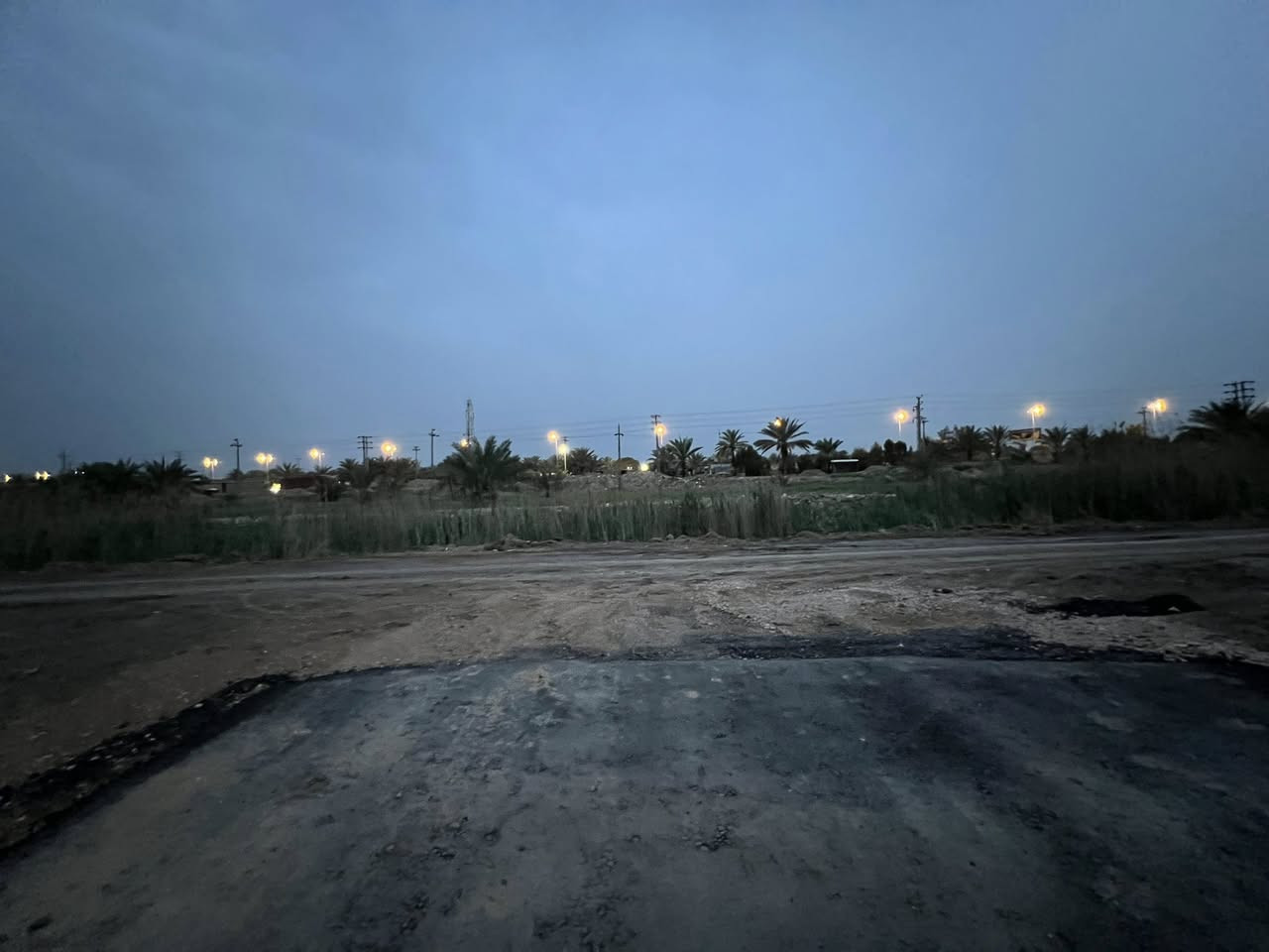 الموقع الهاشميه قرب طريق ياحسين قريب من المدارس والمستشفى  ***********
