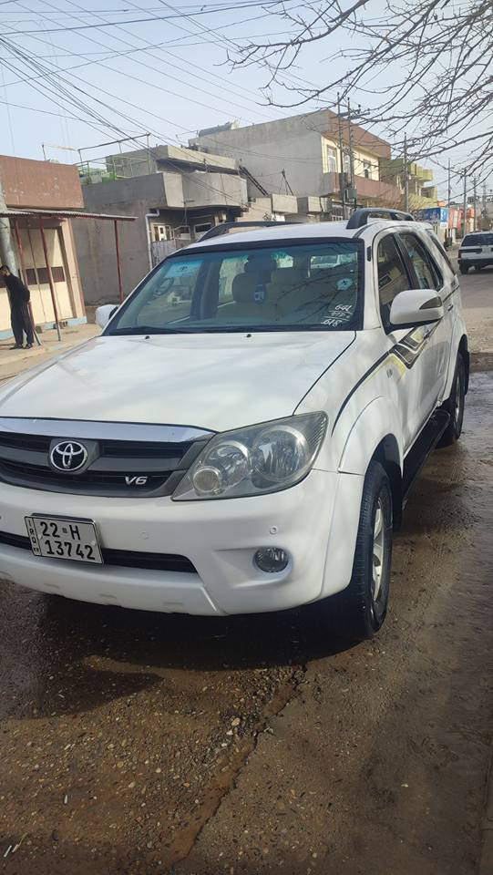 فۆڕ چنەر  مۆدێل 2008 فول  سێڕیز کوشن ناو زەرد چوار نام کارەبا تۆماتیک  ئاوێنە کارەبای هەمو گیانی ئیش ئەکا بەشەرت ڕەقەمو سەنەوی تازەیە  شەش پستۆن بیلاد  هەمو گیانی بەشەرت  زۆر جوانو خاوێن ماوەتەوە چوار تایەی تازە  گۆڕینەوەش ئەکەم بەسەیارەیە بەدڵم بێ سەیارەکە وەڕگەڕاوە بەڵام شانو سەقفی زۆر جوانە   ڕ.ق  [***********] [***********] السليمانية, العراق
