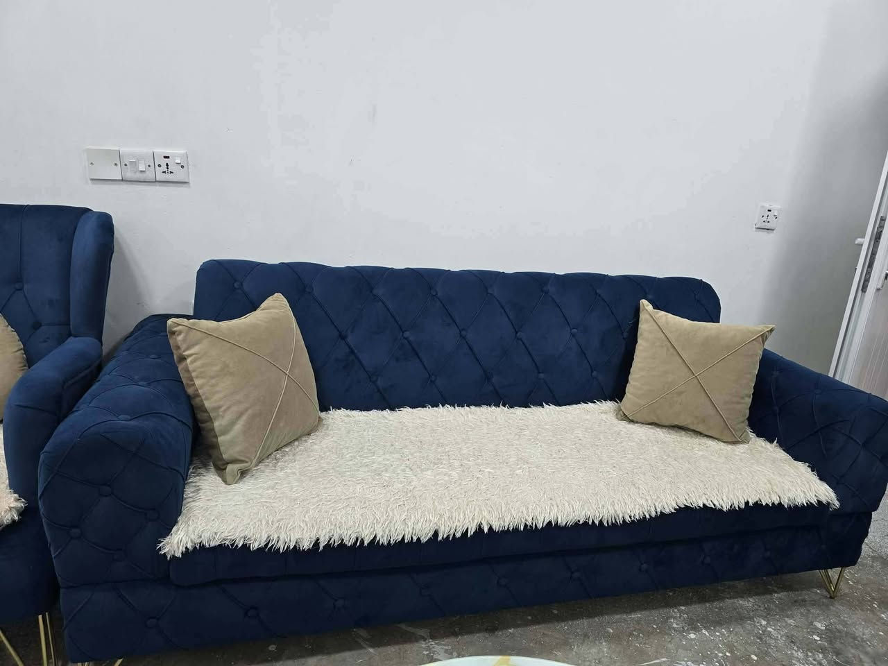 سلام ئەم تاخمەمان هەیەبەپەردەوتەپڵەکەوە زۆرپاکوبێعەیبە بۆداواکردن پەیوەندی بکەن ***********
***********شوێن کەرکوک نرخی ۳٥۰ کەمێک مەجال
