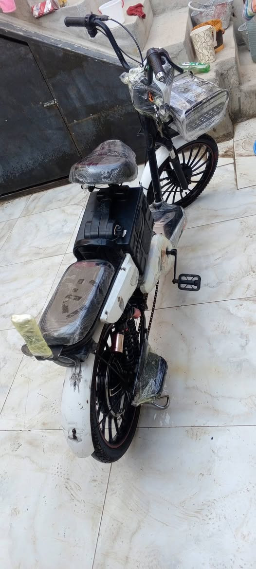 سلام عليكم بايسكل شحن للبيع بسعر 225الف وبي مجال للطيبين بايسكل نضيف باتري نص عمر شاشه ماتشتغل تايرات جديده عنوان كركوك حي واسطي لاستفسار موجود بل فيس والواتساب ***********
