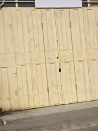 قاطع للبيع قياس ٢×٦متر وجة بلاويد ارضية حديد وباب  دفتر قياس ٤×٤ متر ٠...