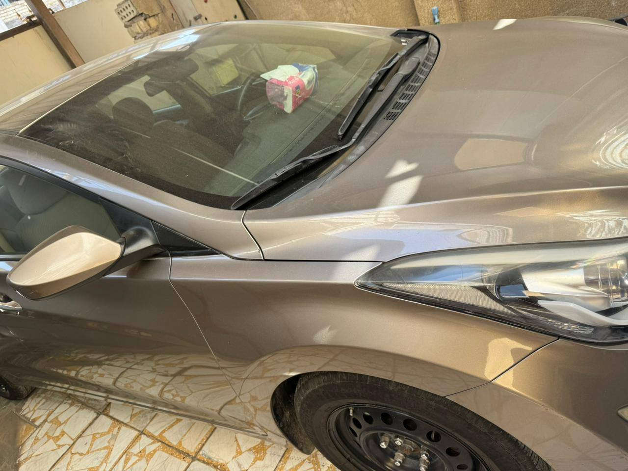 للبيع....للبيع
 سيارة ألنترا موديل ١٦ وارد امريكي رقمها شمالي لون فيلي بسعر ١٠٥ ورقة وبيه مجال 
 صور الحادث مرفق 
مواصفات السيارة معروفة 
سيارة تبريد ، صدر حدادية جديد، تخم تاير جديد
مكان السيارة بغداد الدورة شارع ٦٠ للإستفسار الاتصال على ‎***********
