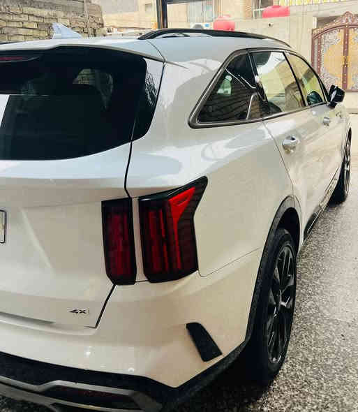 كيا سورنتو  sx 
فول ١/١

مواصفات بصمه 
بنراما 
ويل 20 دعايه بلاك توب 
حساس خلفي 
رادارات جانبي امامي 
كامره خلفيه 360 
اشاير بالمري 
لايت 3عدسات زنون 
تدفئه كشنات 
7 راكب منفصل سياحي 
انظمة القياده اربع انظمه 
محرك 2500تيربوو
شاشه تاب تدعم كاربلي اندرويد اوتو 
فور ويل السياره 
قطعتين تبريد 
لد نهاري 
لد خلفي 
كشاف بروجكتور زنون 
كشن كهرباء
خمسه ويل كب 
الحادث جاملغ خلفي وربع باب ابيع قطعتين صبغ
السعر ٢٧٥٠٠$يعني شدتين وخمسه وسبعين
الرقم ***********
مكاني مدينه الصدر
