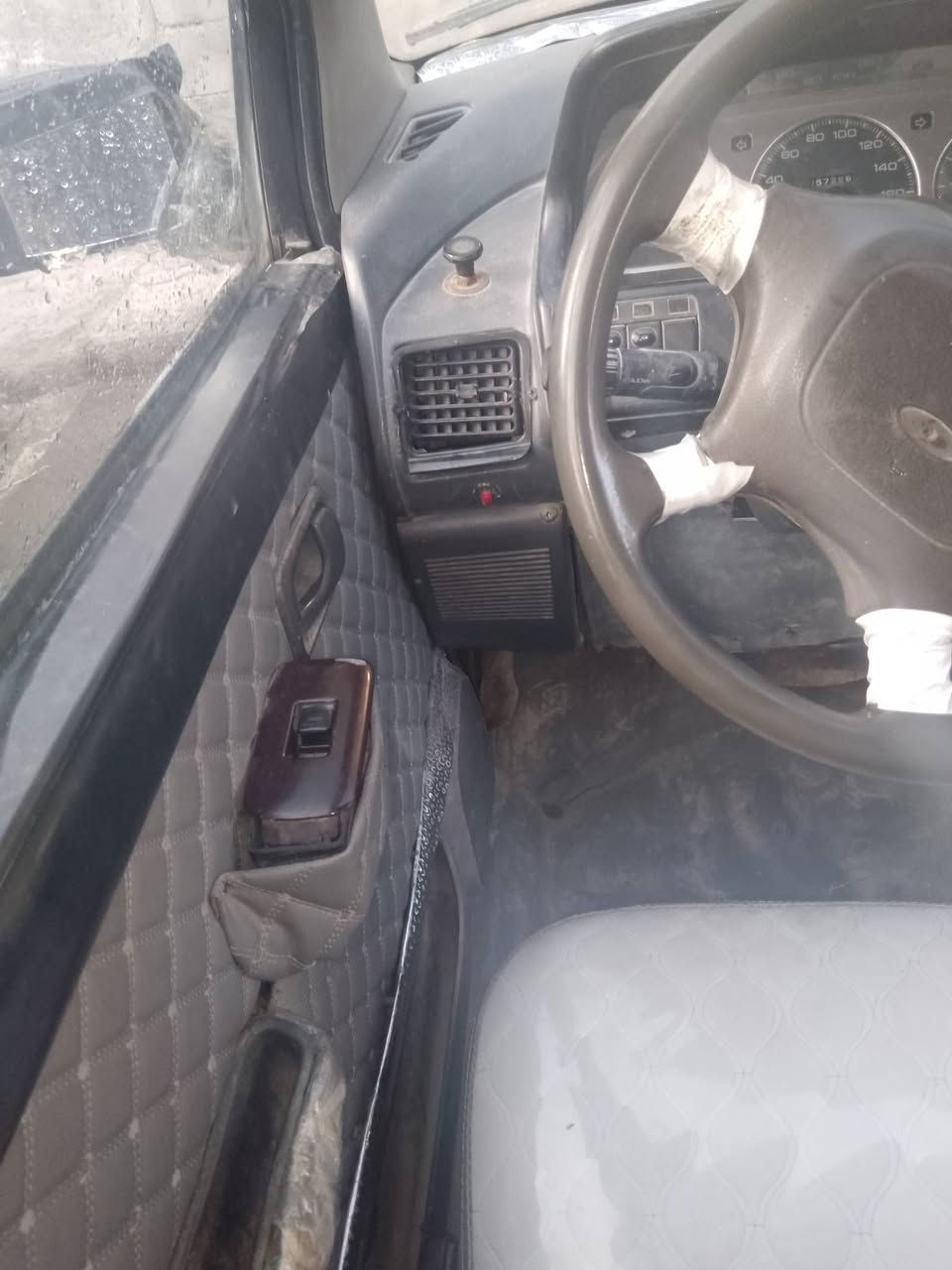 مستوبيشي فان 92 للبيع او مراوس كير ومحرك كورلا ناعم رقم واسط الاماني  سنوية عاج  لايت شغال جام شغال السعر 18 وبيهه مجال لتواصل ***********
***********
