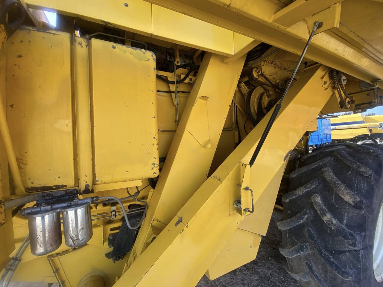 حاصودة للبيع
مواصفات :
*موديل 2005
* هايدرو 56
*رقم اربيل
*أوروبي بلجيكي اصلي
*مكفول كفالة عامة
العنوان : كركوك - قرب مطعم ميديا
رقم الهاتف :
***********
***********
