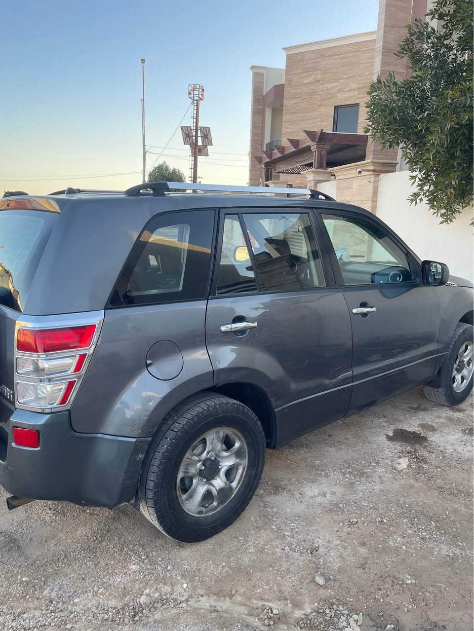 سيارة ياباني نظيفة داخل وخارج محرك ٢٧٠٠ ستة سلندر محرك وكير نظيف ومكفول سيارة بإسمي تحويل شرط السيارة وارد امريكي ضررها جاملغ امامي جهة السايق ومبدل بدون دواخل يحتاجلها مشط ستيرن فقط سيارة مرتبة وخير من الله متوگفك بشارع صرفها بالبانزين حاله حال ال٤ سلندر للتواصل اتصال بالرقم *********** الفلوجة, الأنبار
