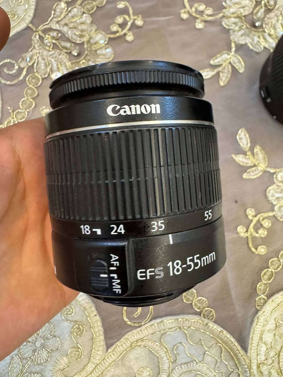 للبيع عدستين كانون:
📸 Canon 18-55mm 📸 Canon 70-300mm
العدستين بحالة جيدة جداً وشغالات 100%، العدسات نظيفة والفوكس شغال طبيعي، وما بيهن أي مشكلة.
السعر:(425) وبيهن مجال 
للتواصل: 📞 ***********

