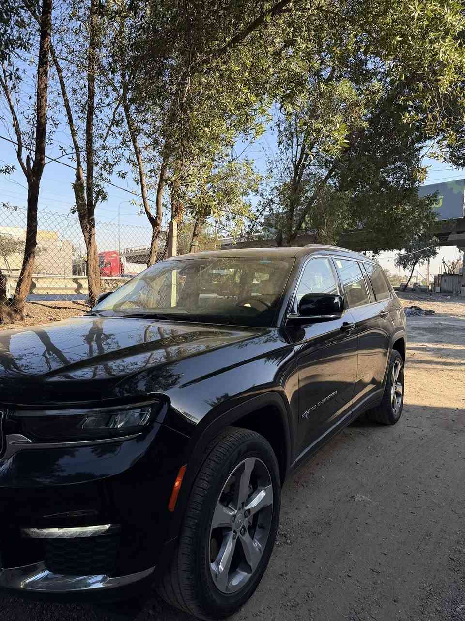 سلام عليكم جيب لمتد L خليجيه وكاله هارلم موديل 21
من رخصه الادمن للبيع السياره خليجيه جديده جدا مكفوله كفاله عامه ماشيه 33 فول مواصفات تقريبا رادار امامي نقاط عمياد تدفئه تبريد كشنات اماميه وتدفئه كشنات خلفيه الرقم الجديد 
السعر 34 وبيها مجال بسيط للشراي مكاني بغداد ***********
