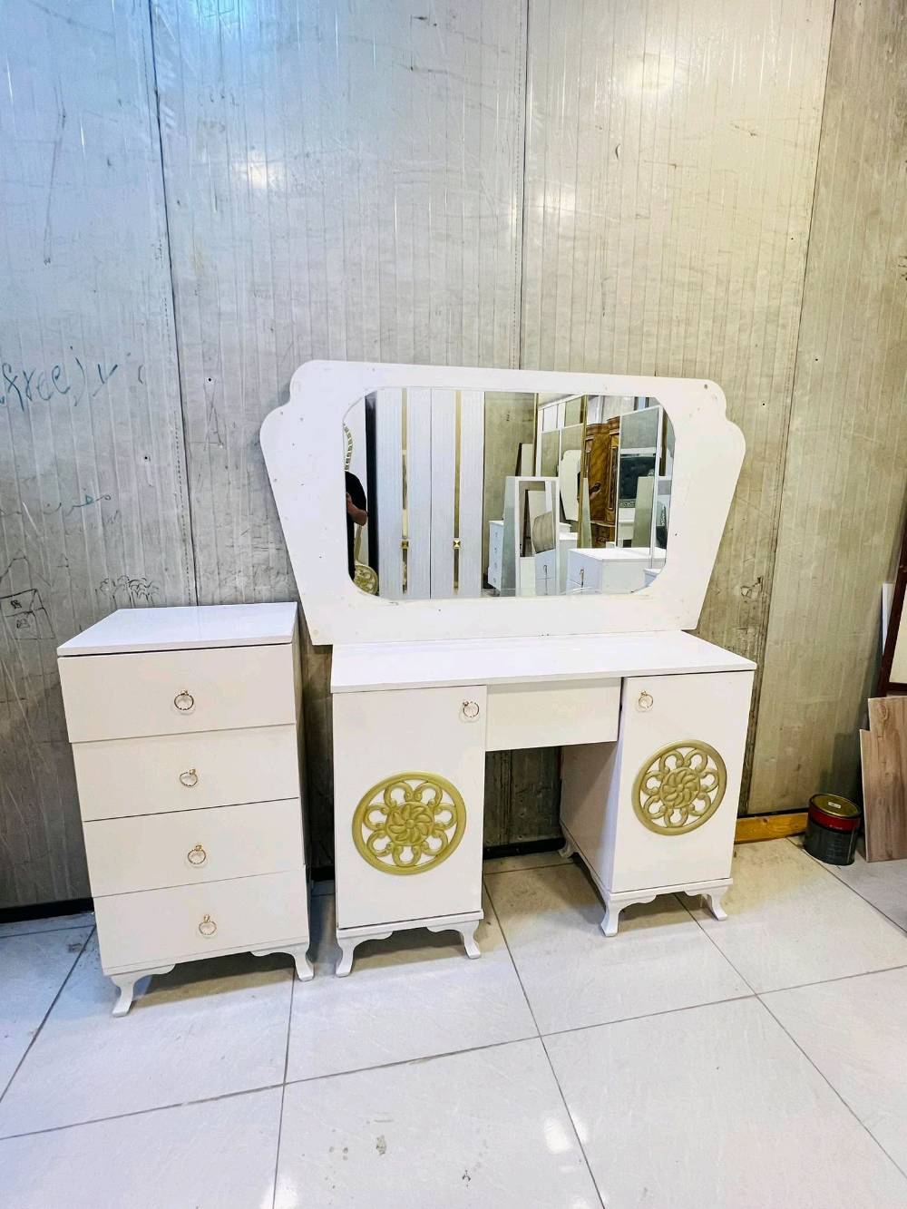 غرفة. تركي.  مودرن ثقيل. لون مميز. ١٠قطع. كوالتي. 
650 فقط واصل. كول مناطق بغداد