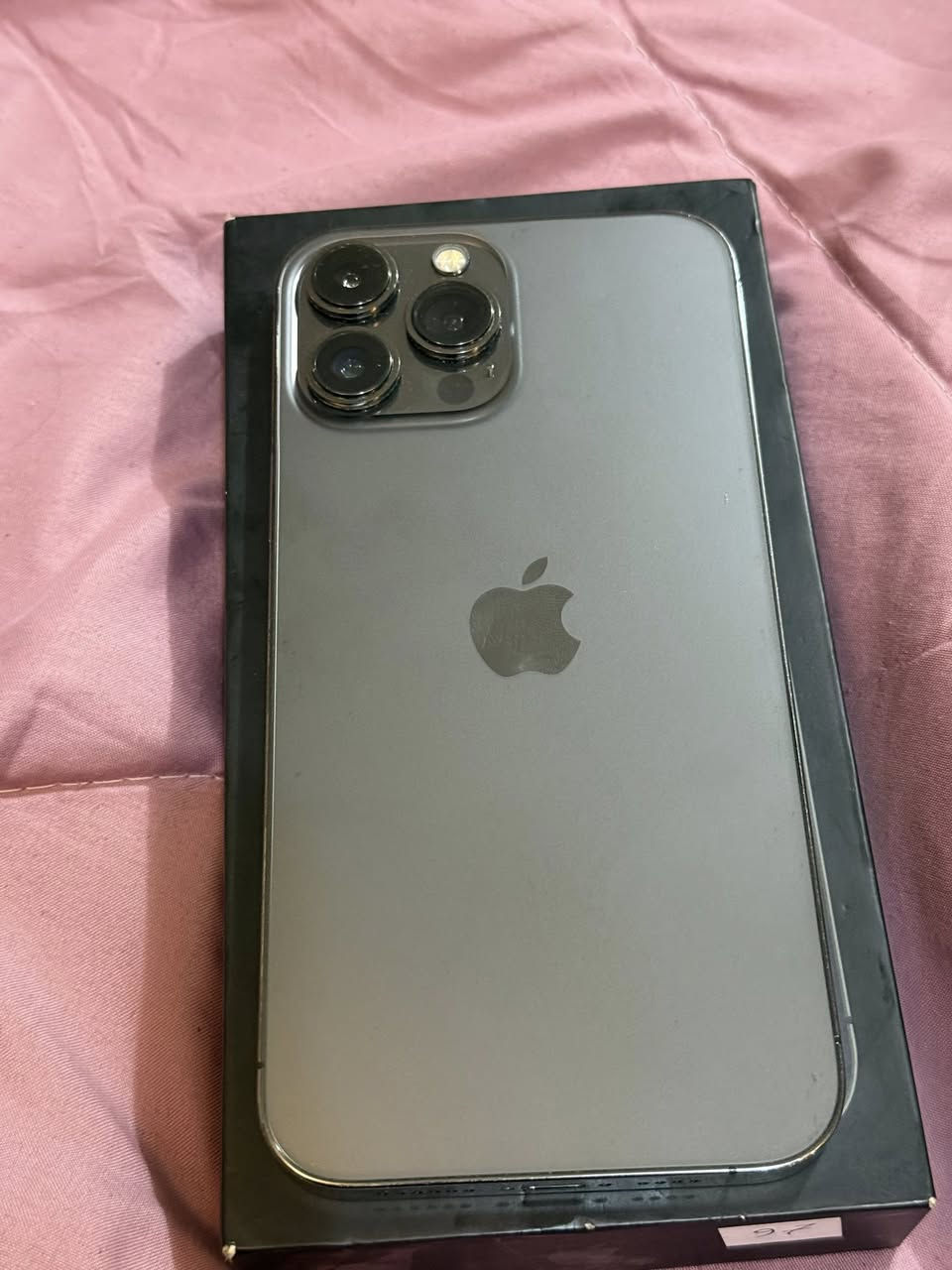 جهاز ايفون 13برو ماكس 
ذاكره 256
لو زيتوني
وتر جهاز ما داخل صيانه جديد بمعنه الكلمه
بطاريه81
رقمي ***********
