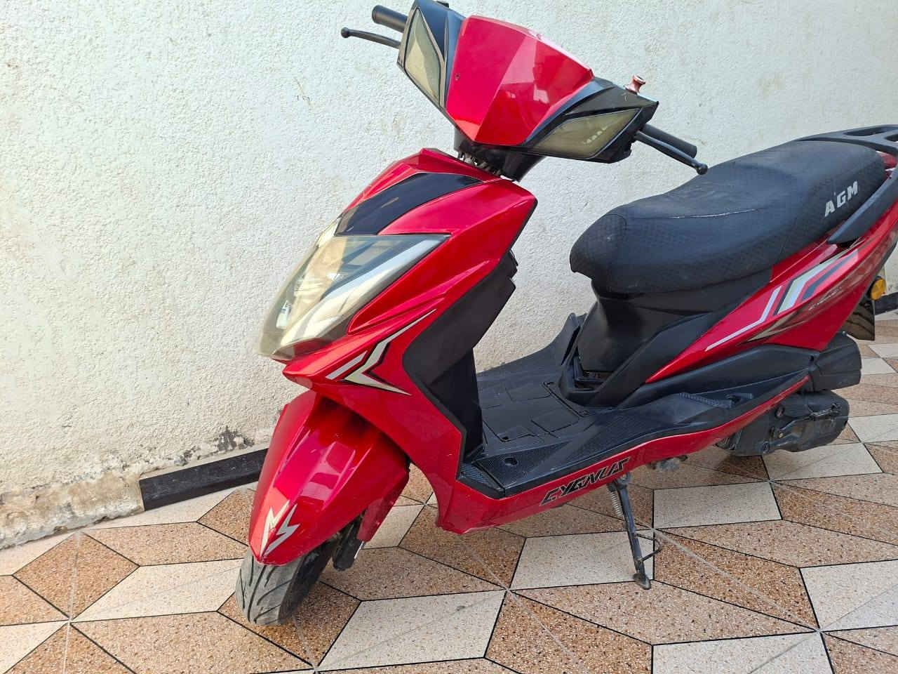 دراجه سكنس Asmدراجه نضيفه نقصه بس كهربائيات السعر 500وبيه مجال مكاني البصره ***********
